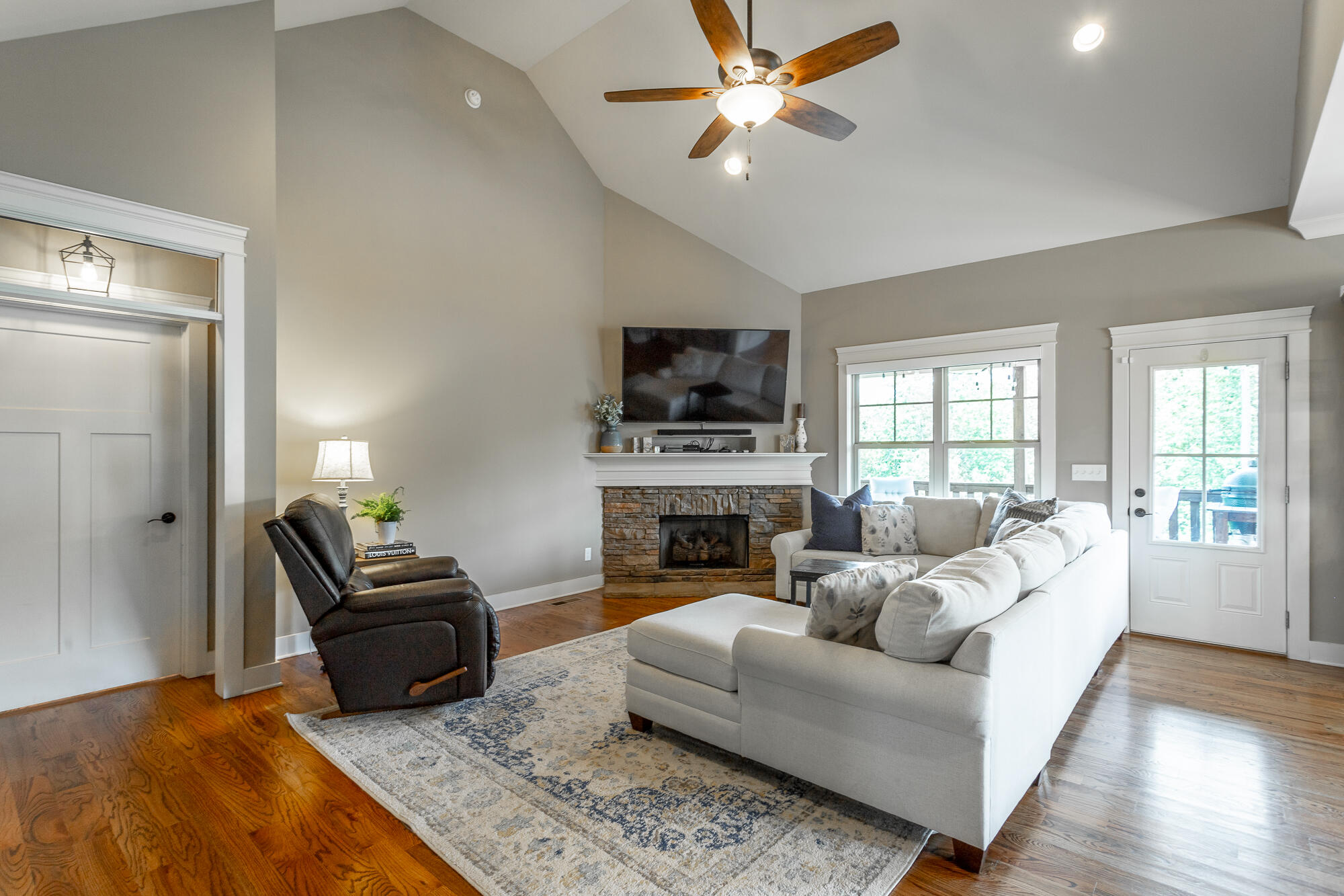 80 The Pointe Drive