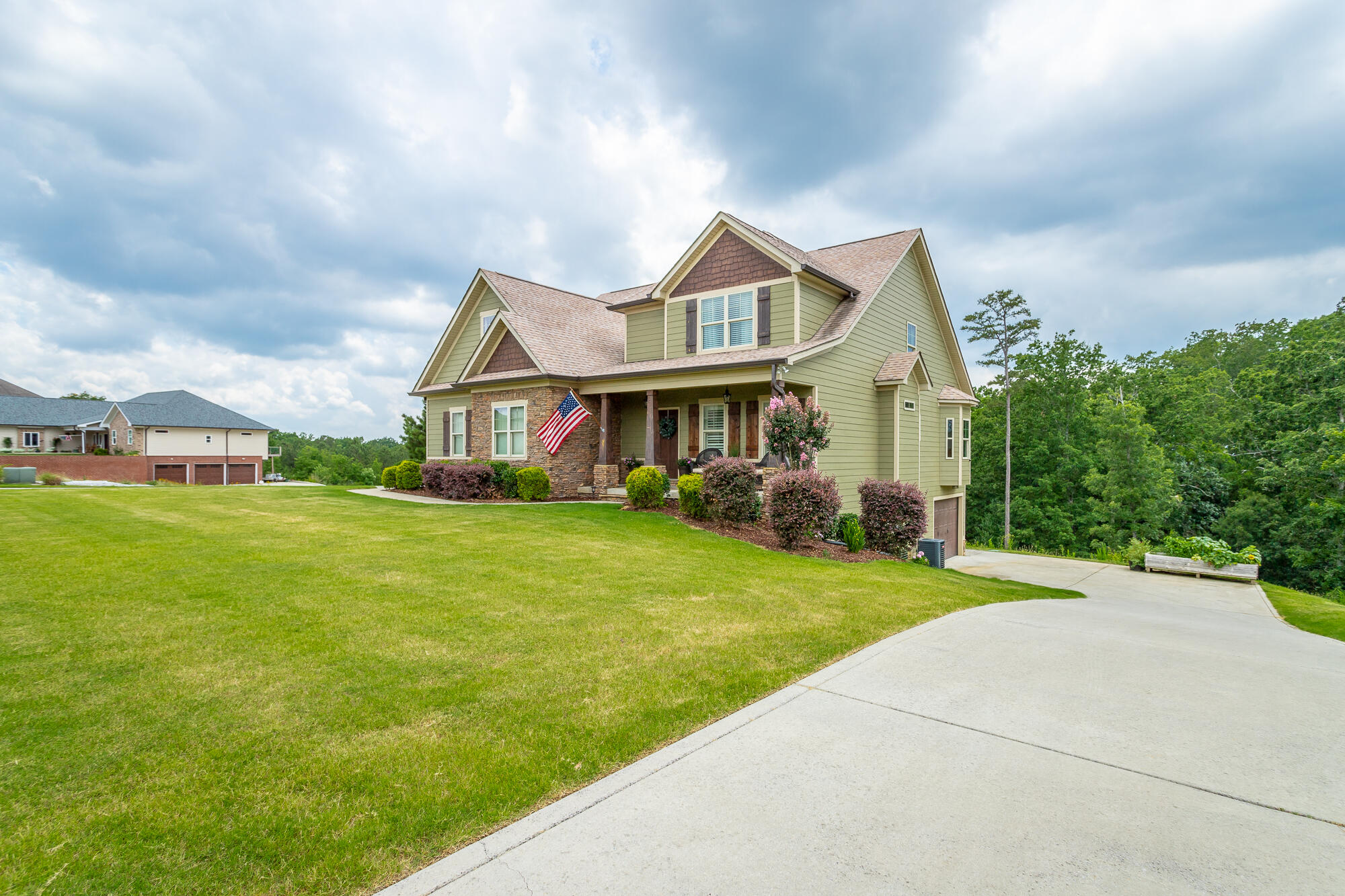 80 The Pointe Drive