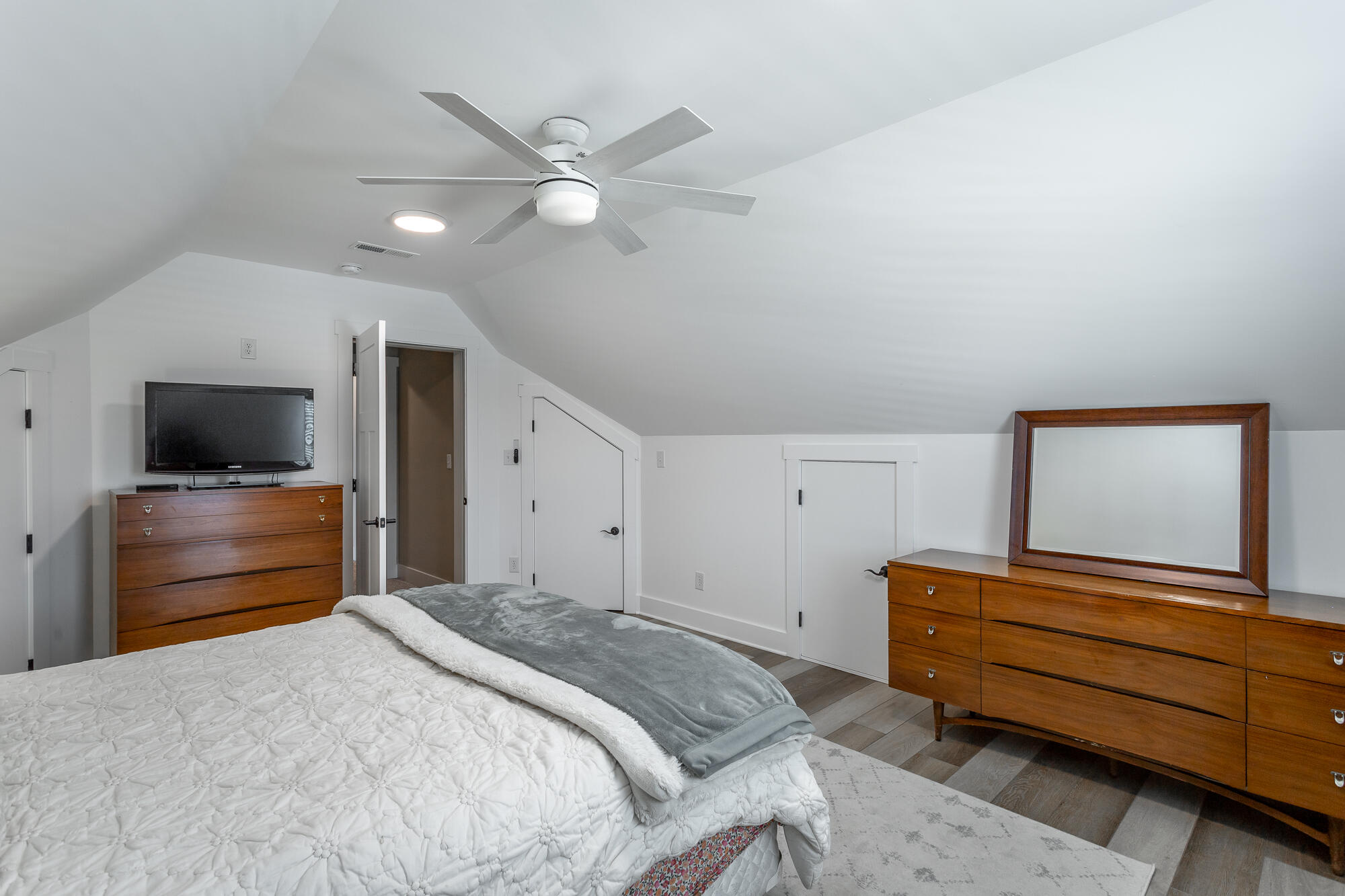80 The Pointe Drive