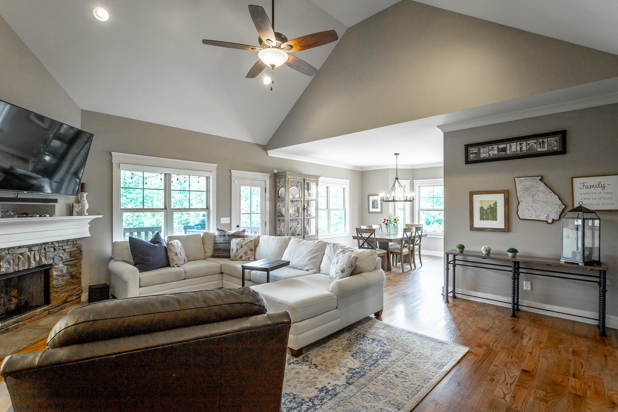 80 The Pointe Drive