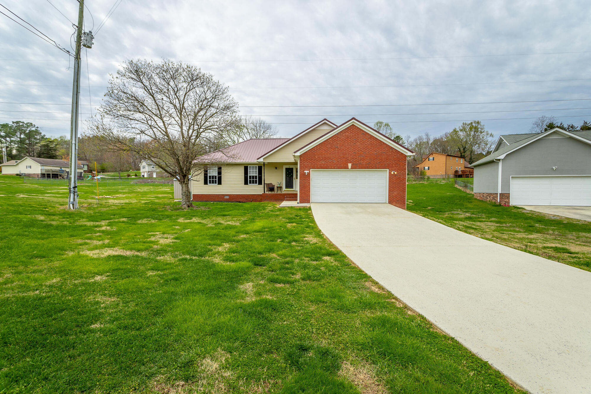191 NE Woodstream Place