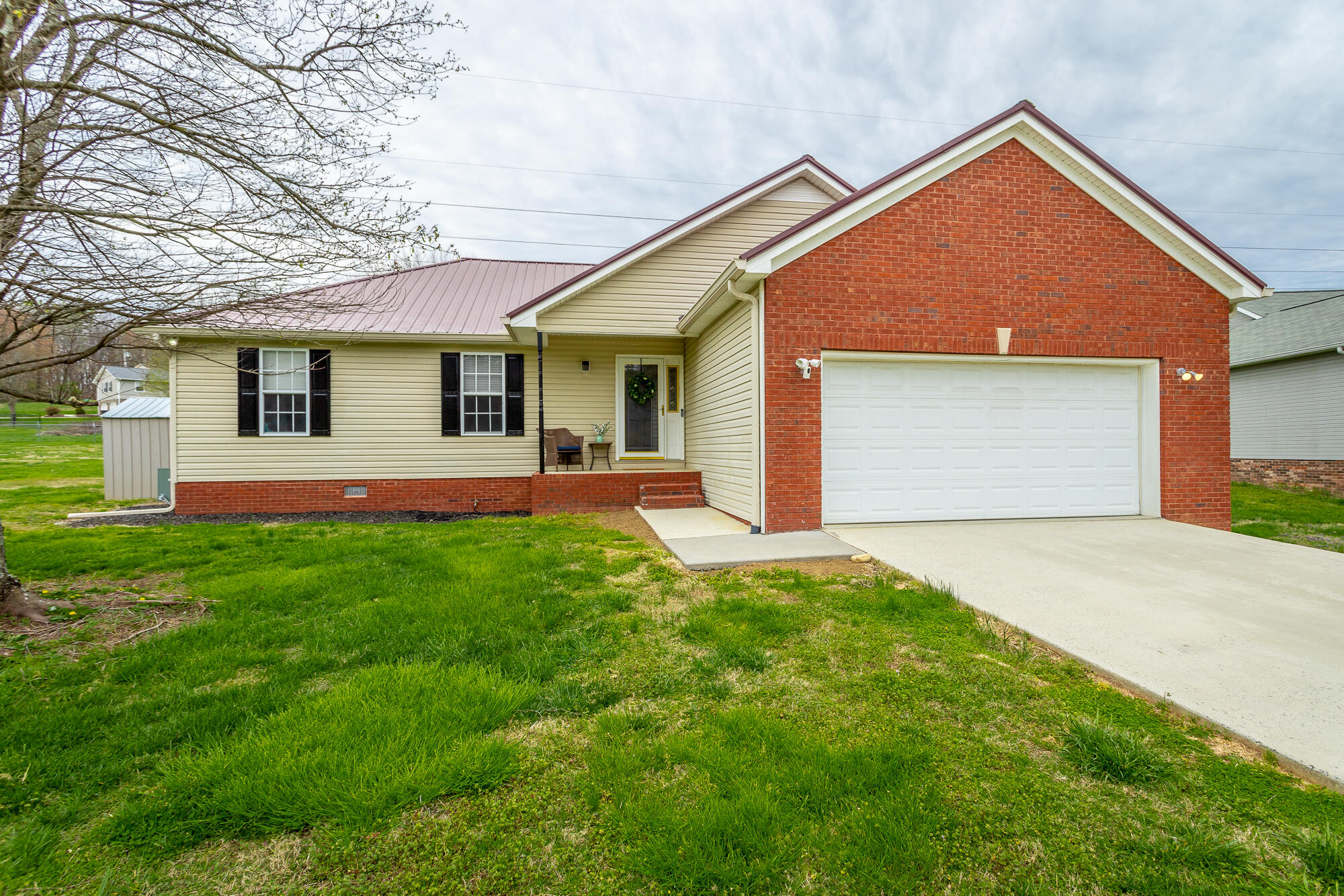 191 NE Woodstream Place