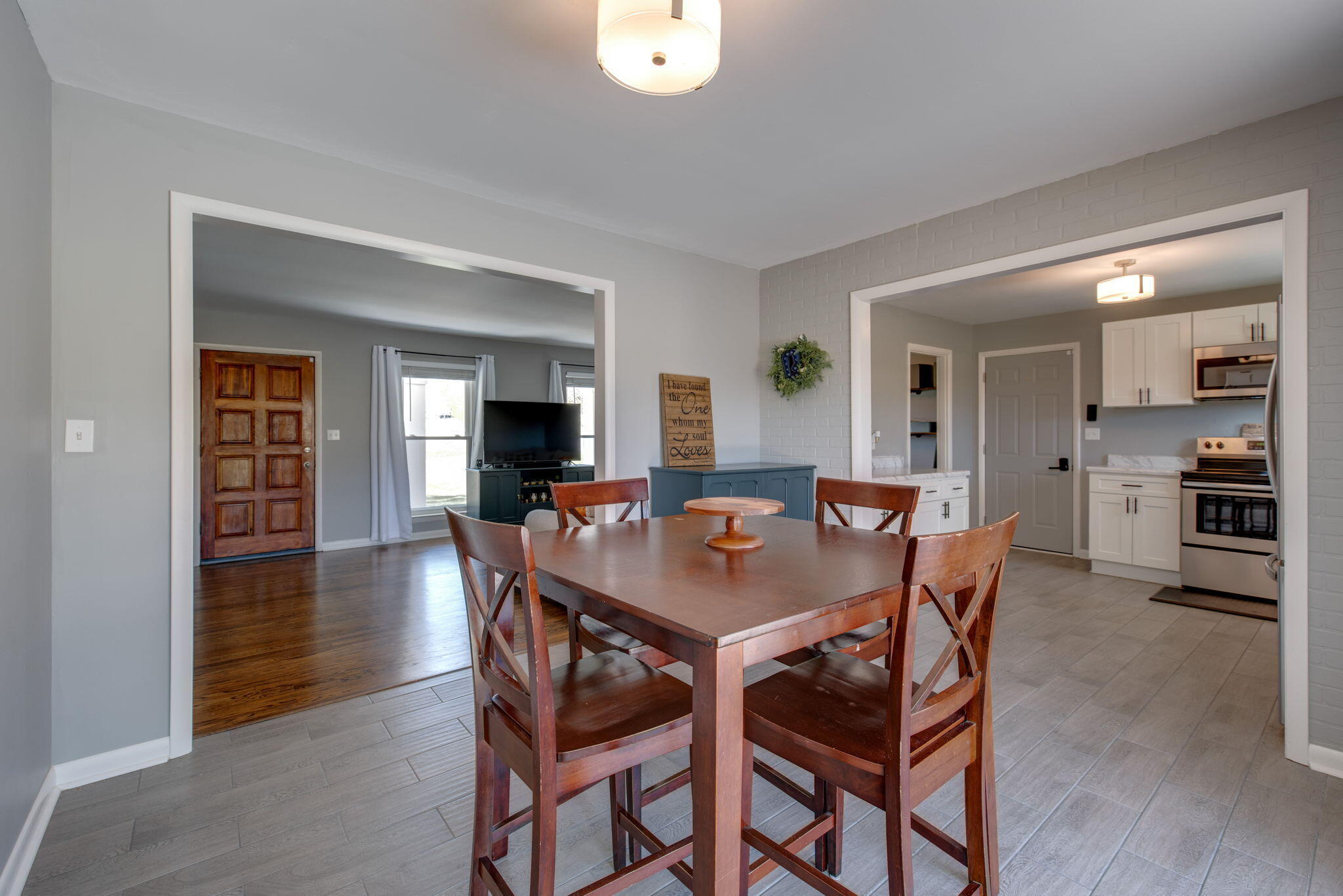 6219 Laguana Drive