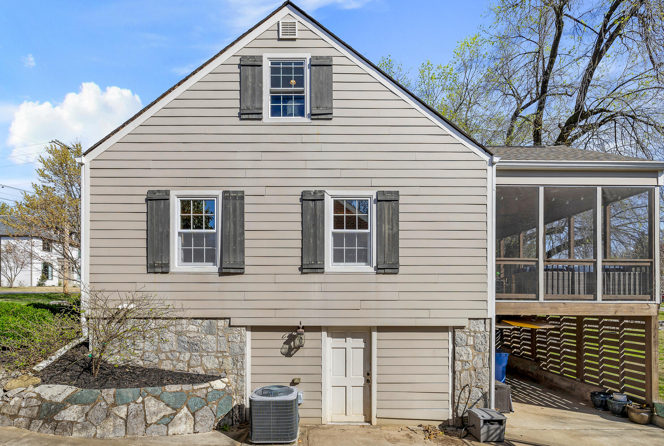 120 Mcfarland Avenue