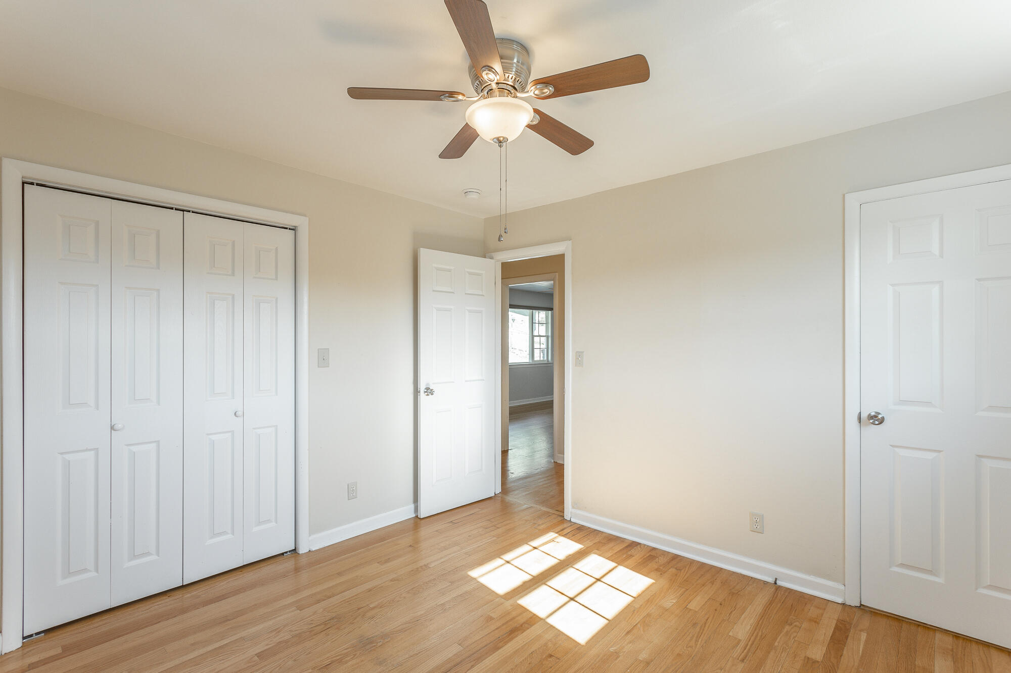 624 Ely Road, 1