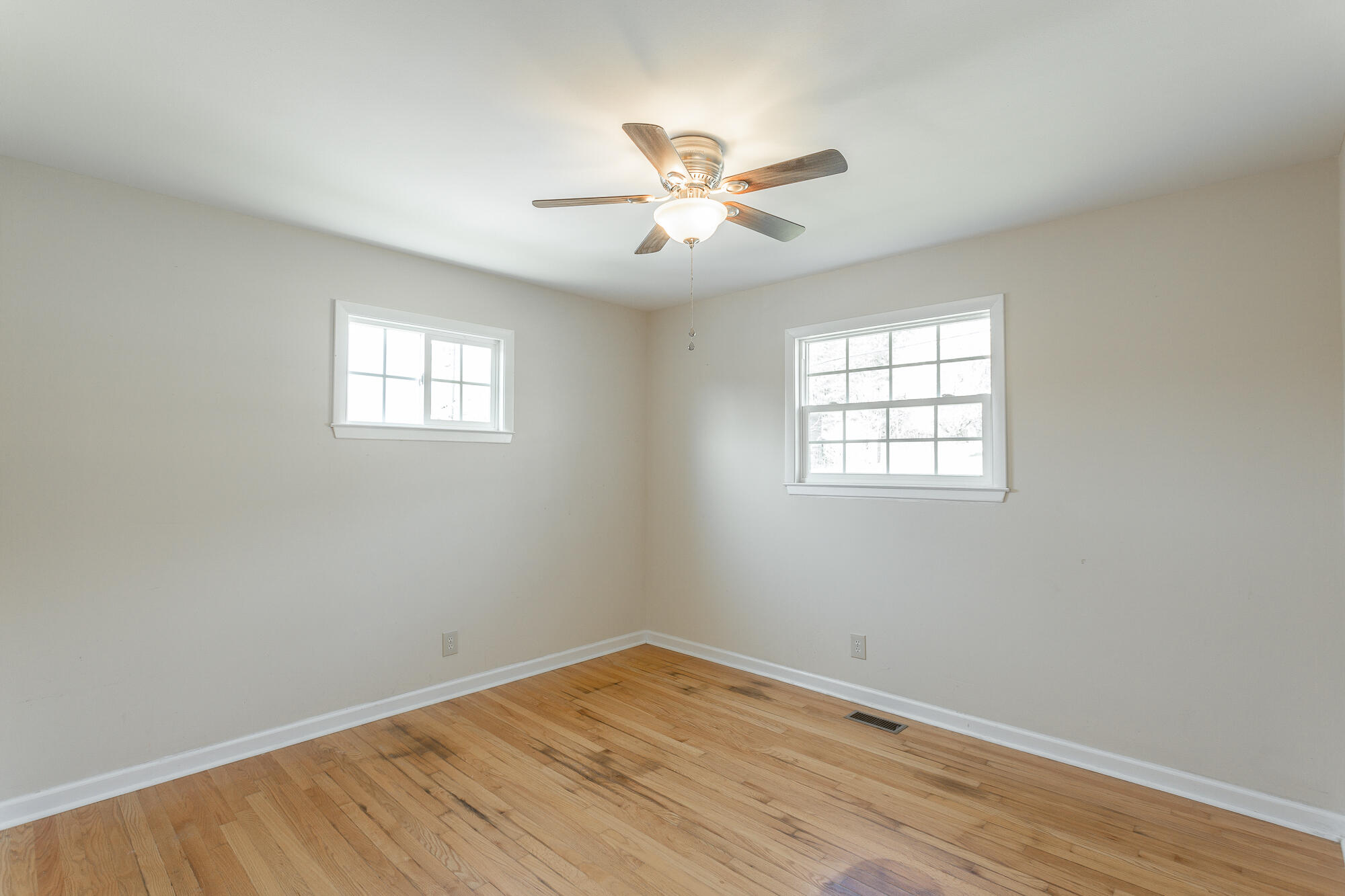 624 Ely Road, 1