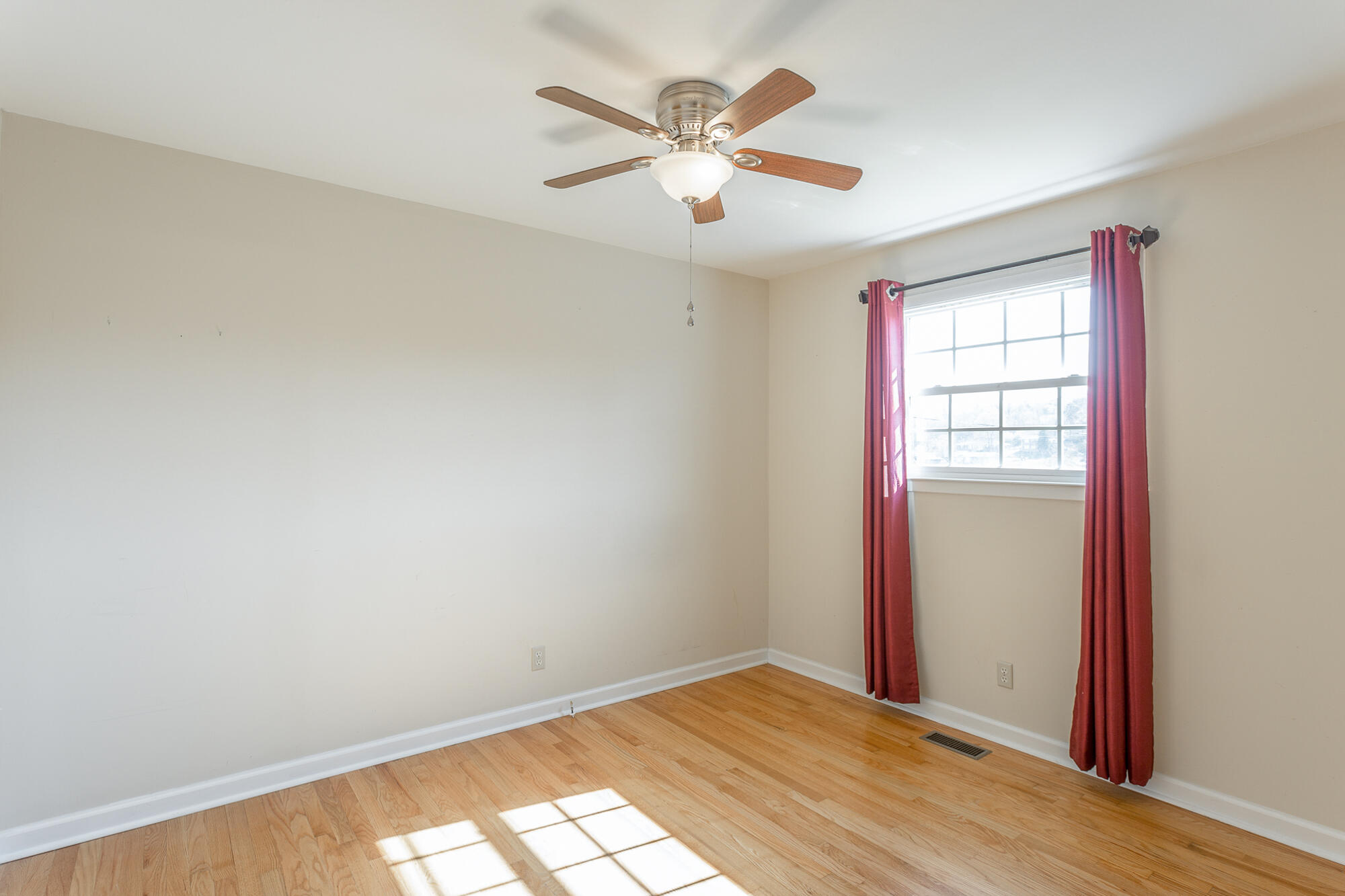 624 Ely Road, 1