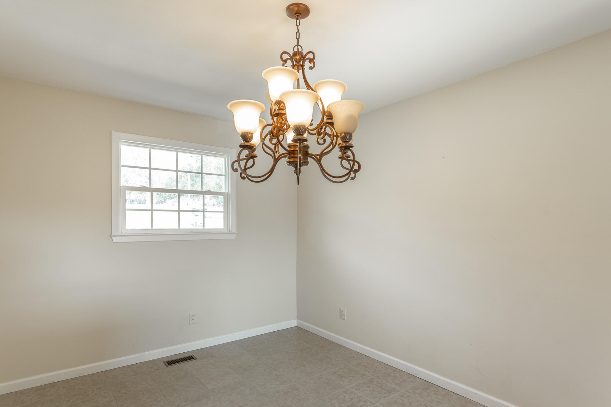 624 Ely Road, 1