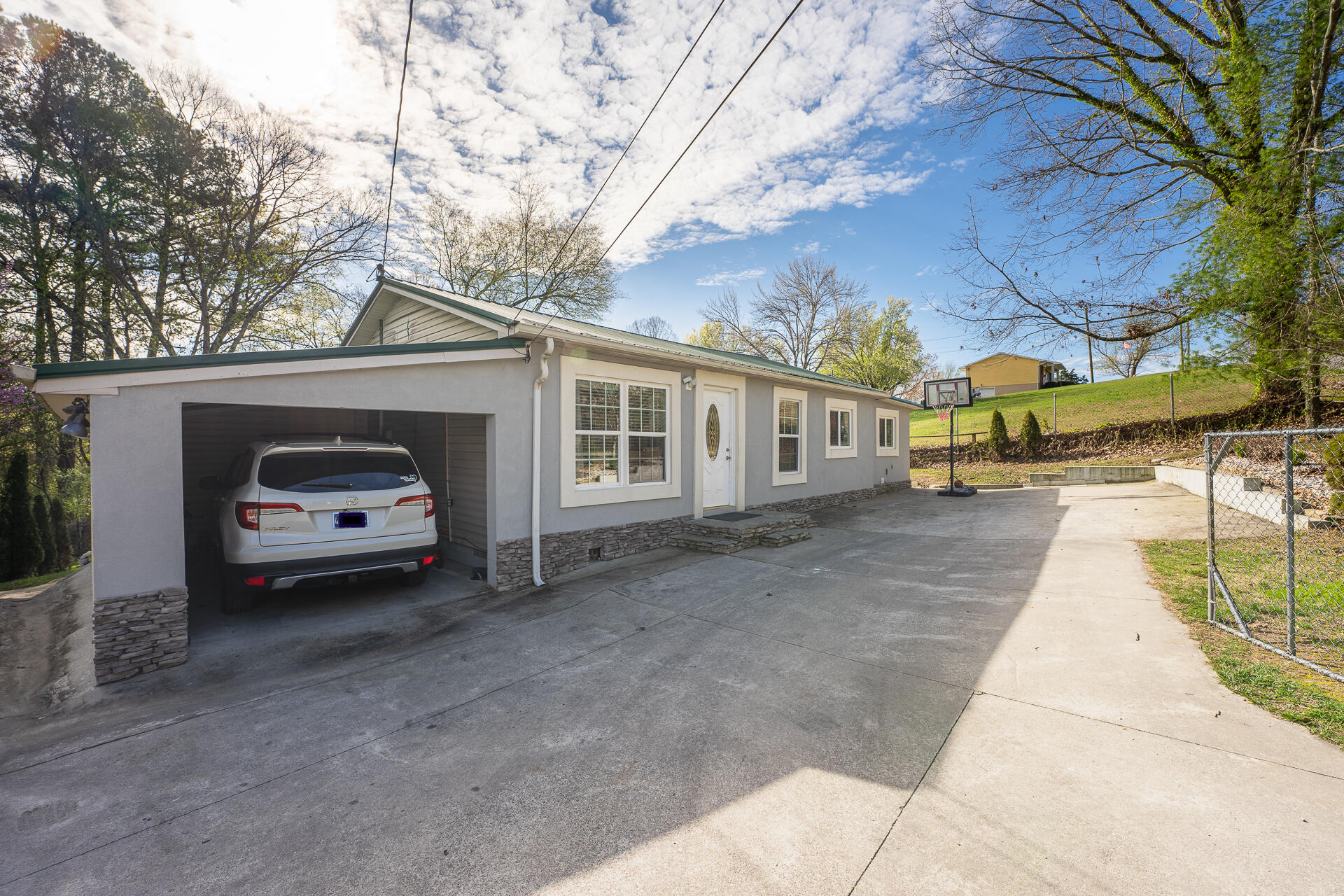 2113 SE Broomfield Road