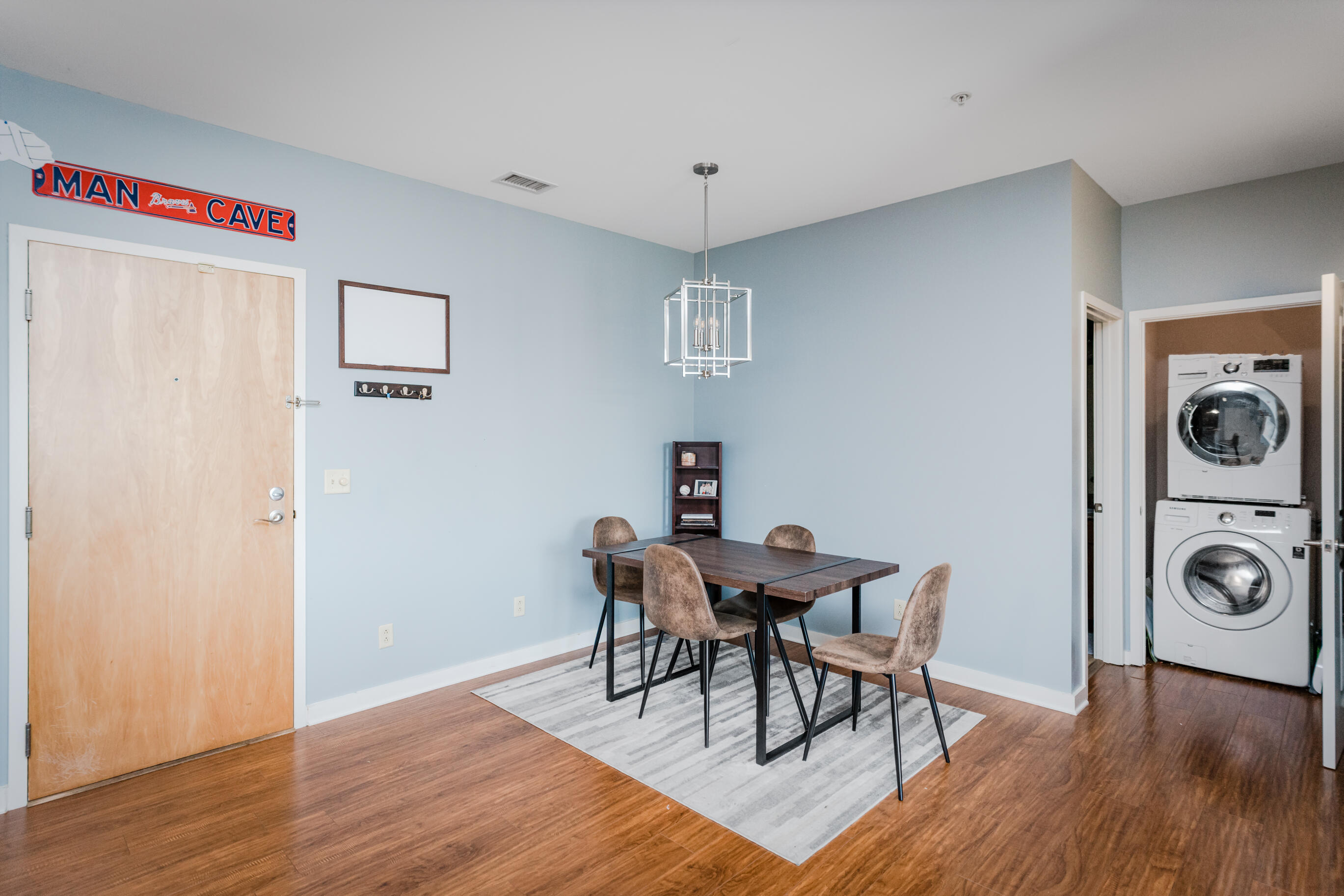 863 Flynn Street, Apt 302
