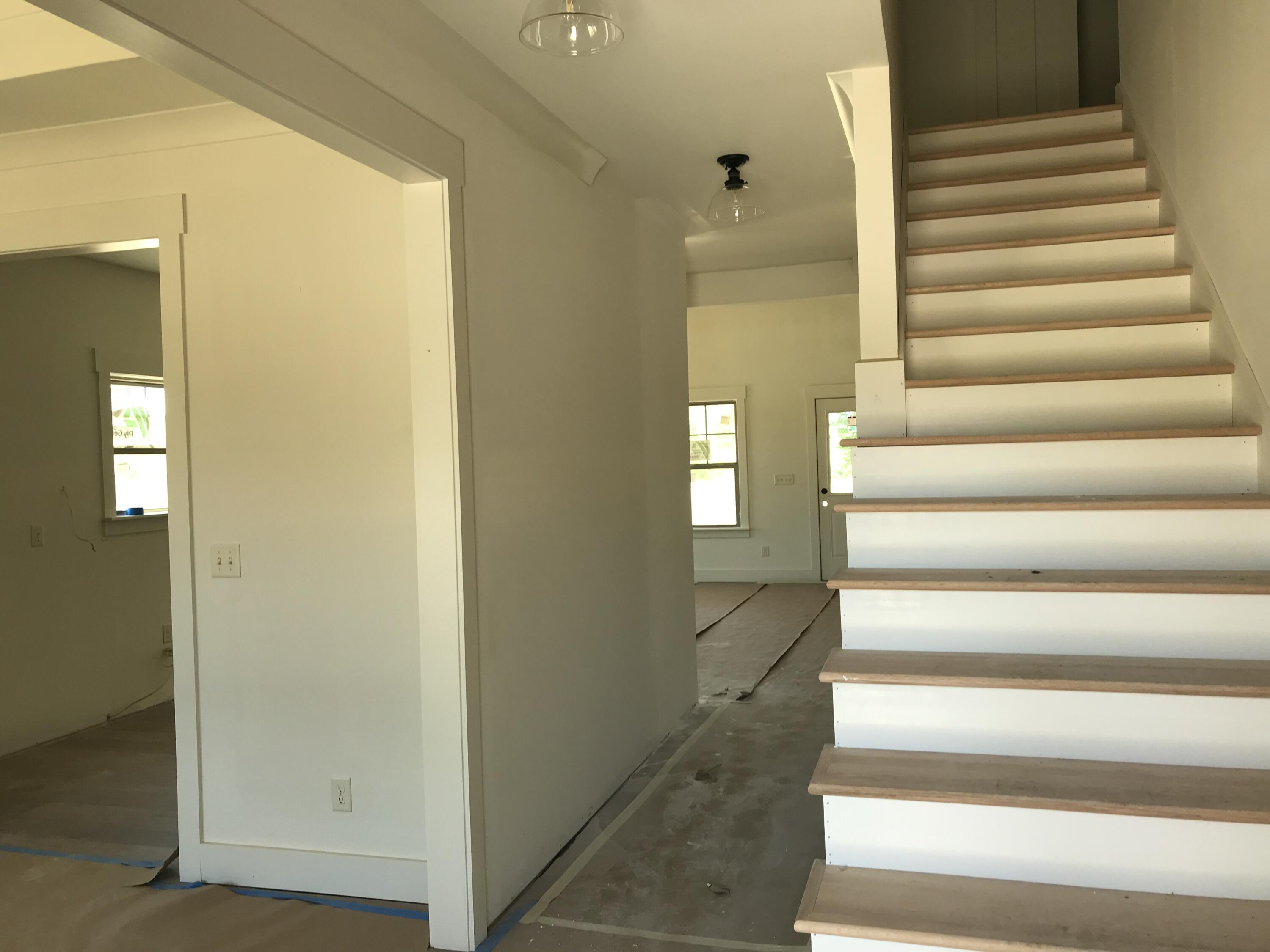 10 Silver Spur Road, 42