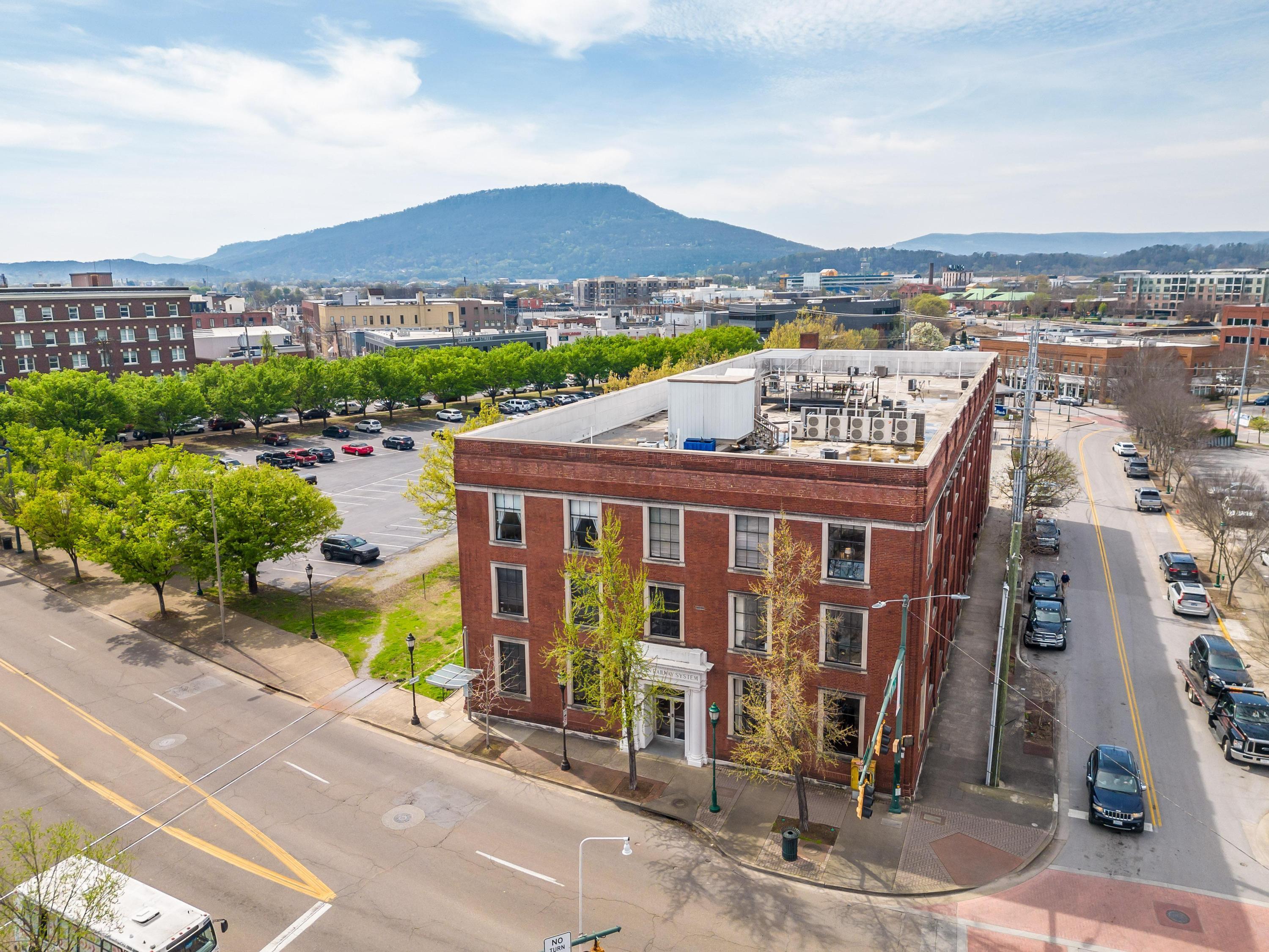 1301 Market Street, 107