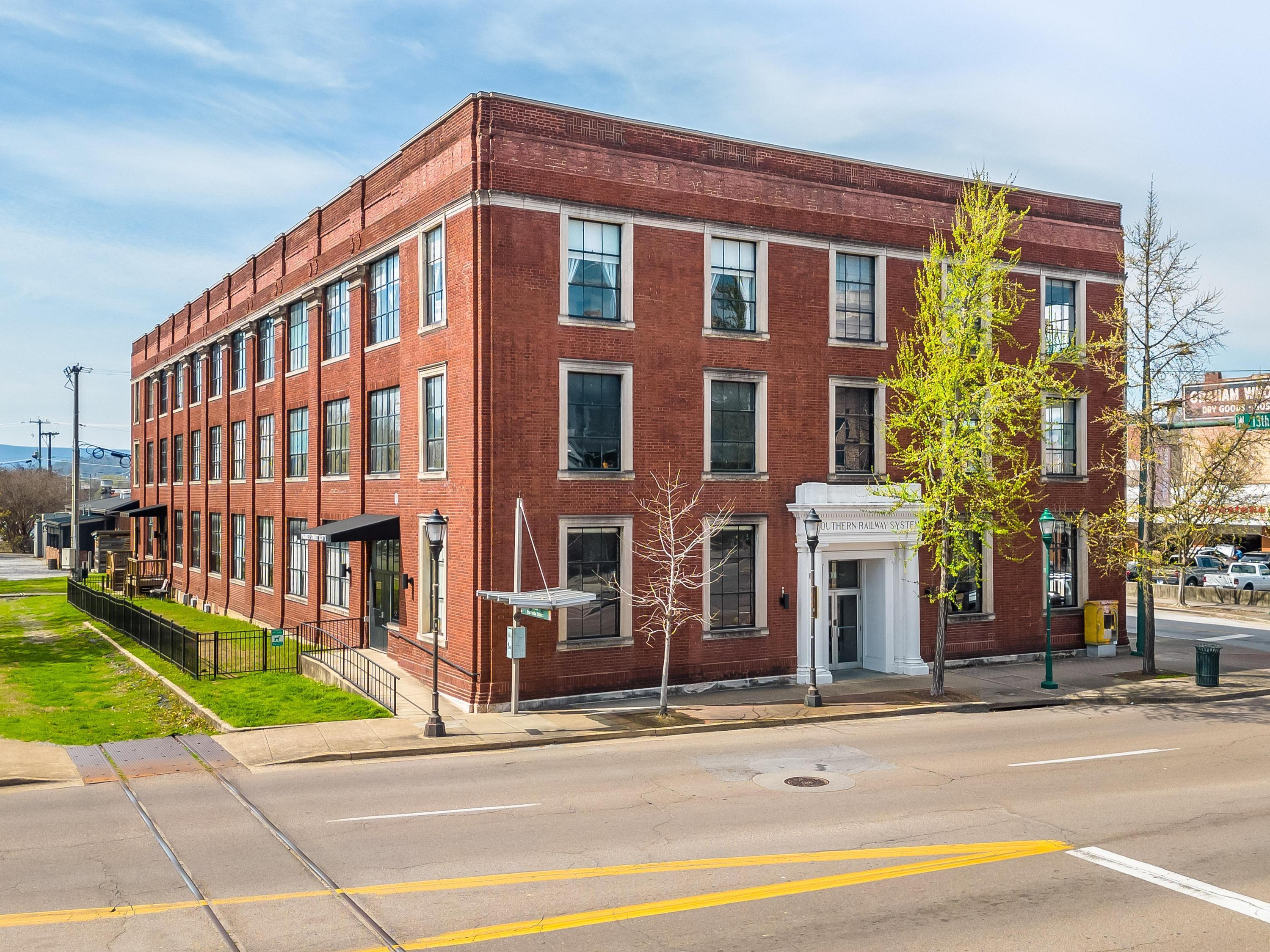 1301 Market Street, 107