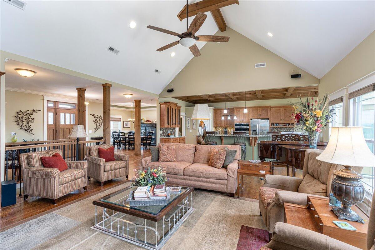 10690 Quarter Horse Lane