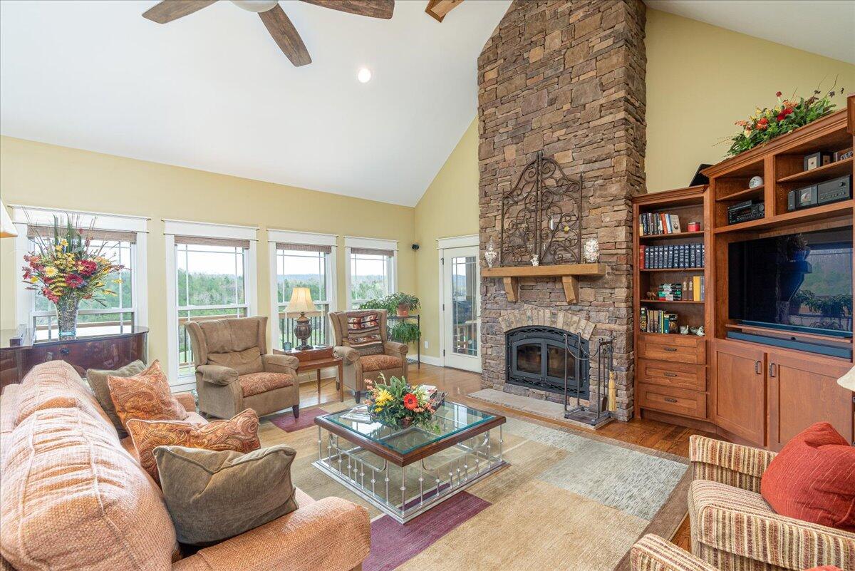 10690 Quarter Horse Lane