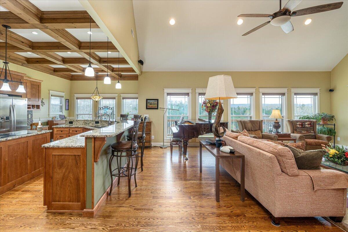 10690 Quarter Horse Lane