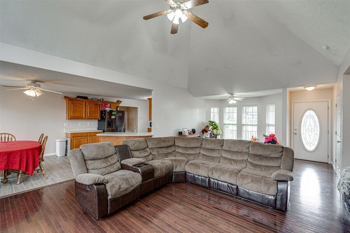 121 Sydney Lane