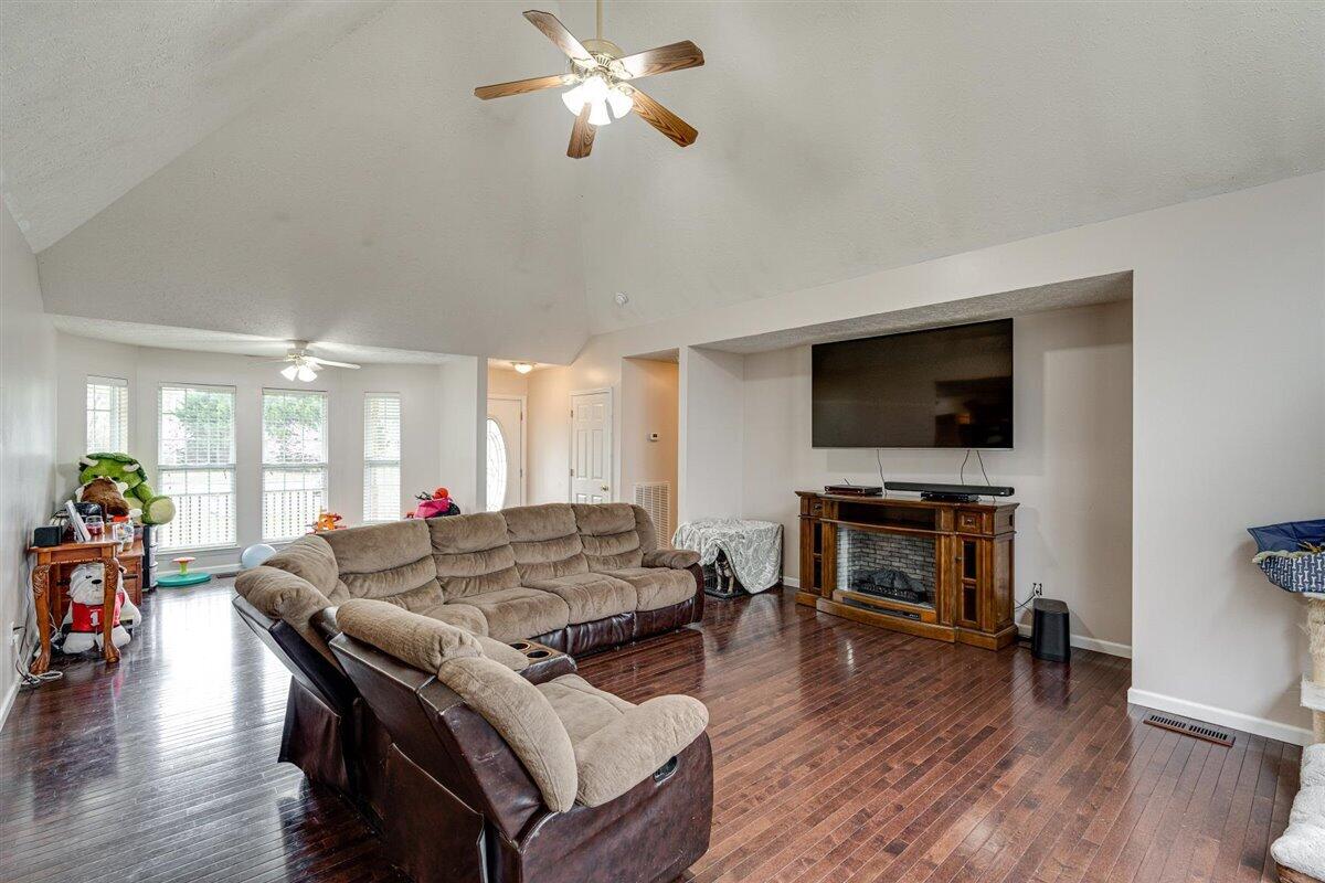 121 Sydney Lane