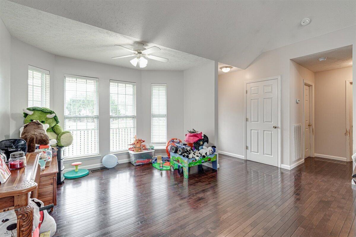121 Sydney Lane