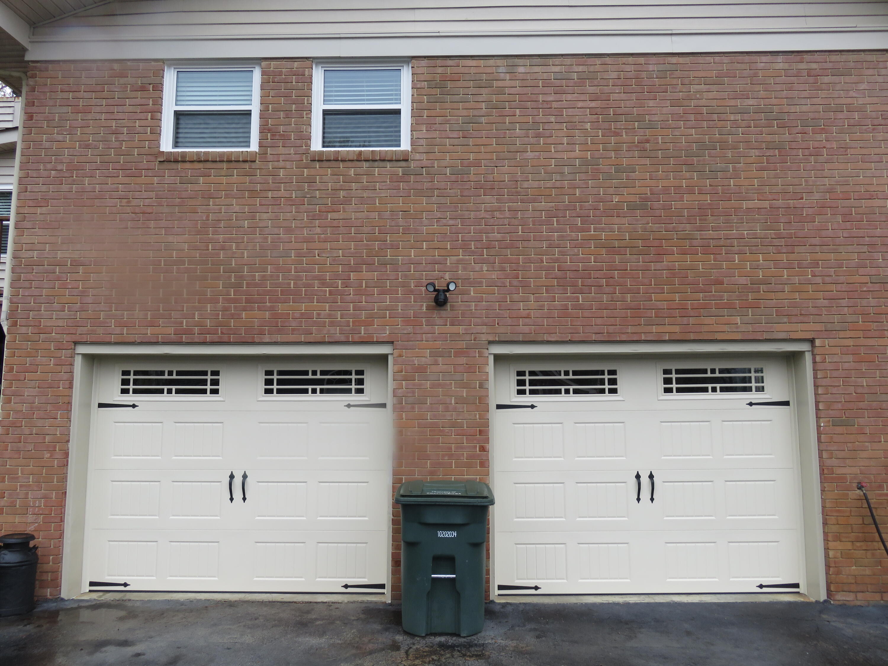 605 N Valley Drive