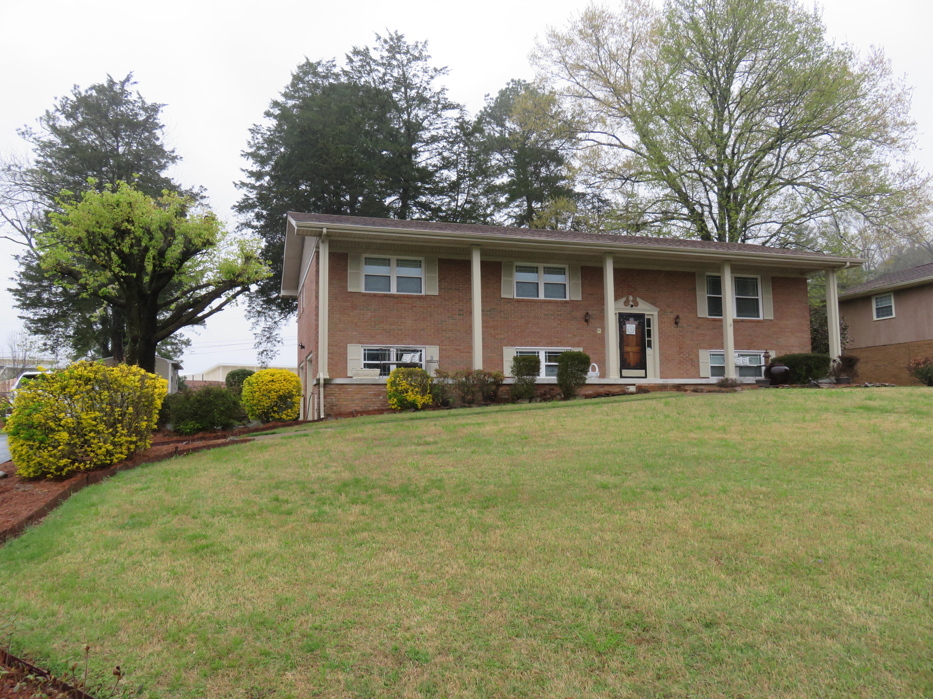 605 N Valley Drive