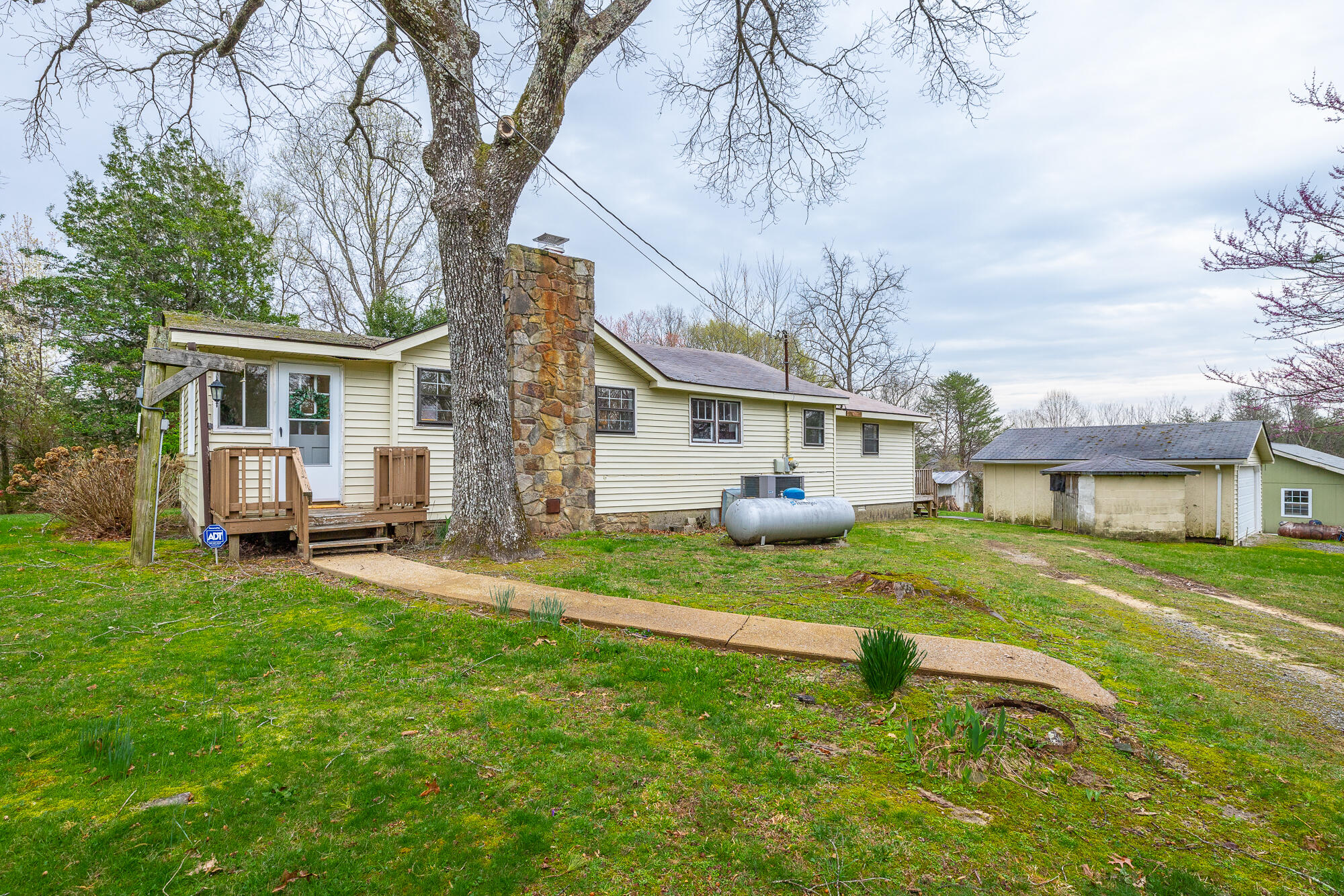 2440 Corral Road