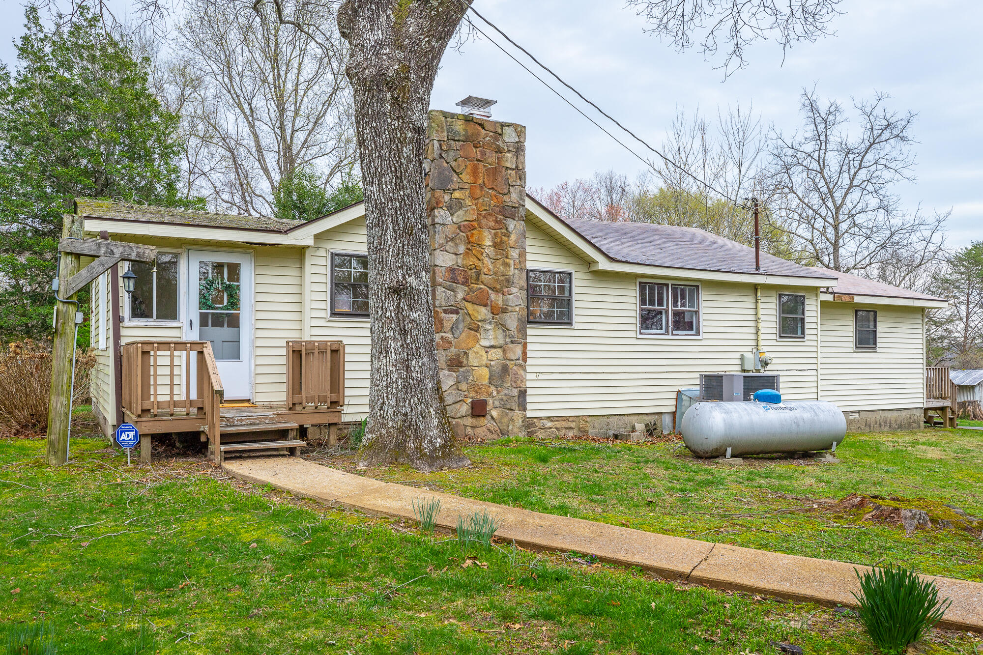 2440 Corral Road