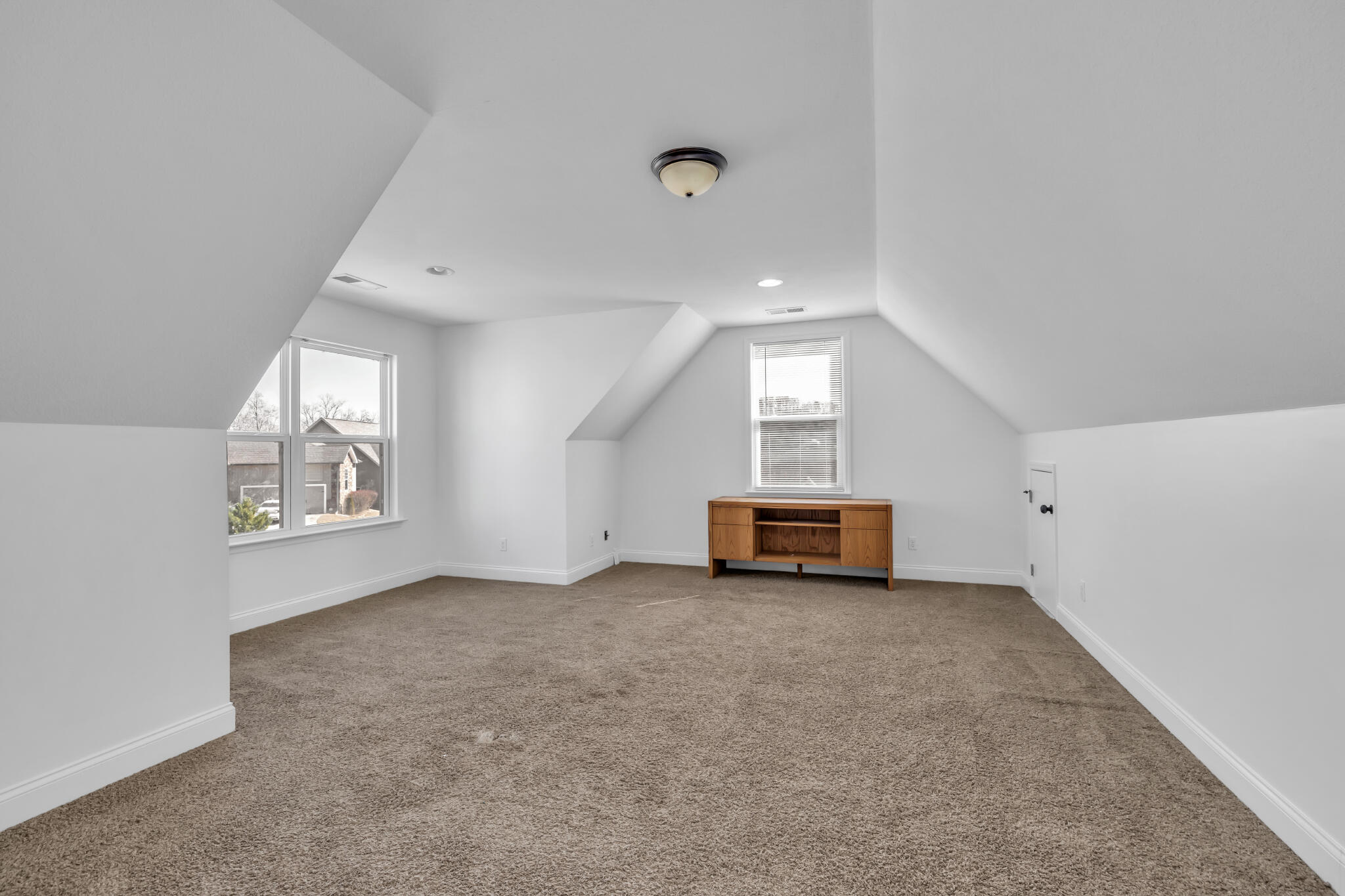 3558 Willow Lake Circle