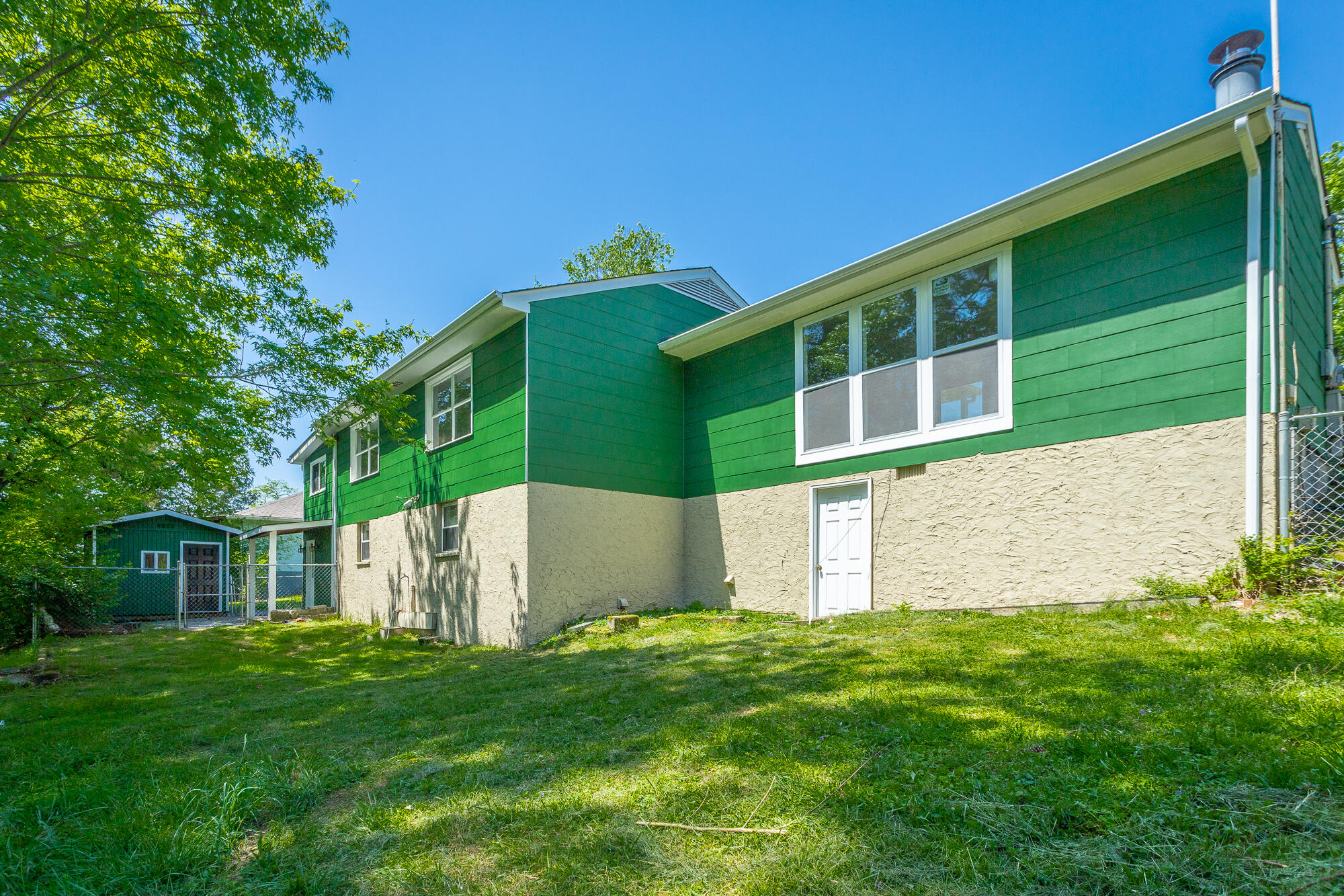 1116 Edwin Lane