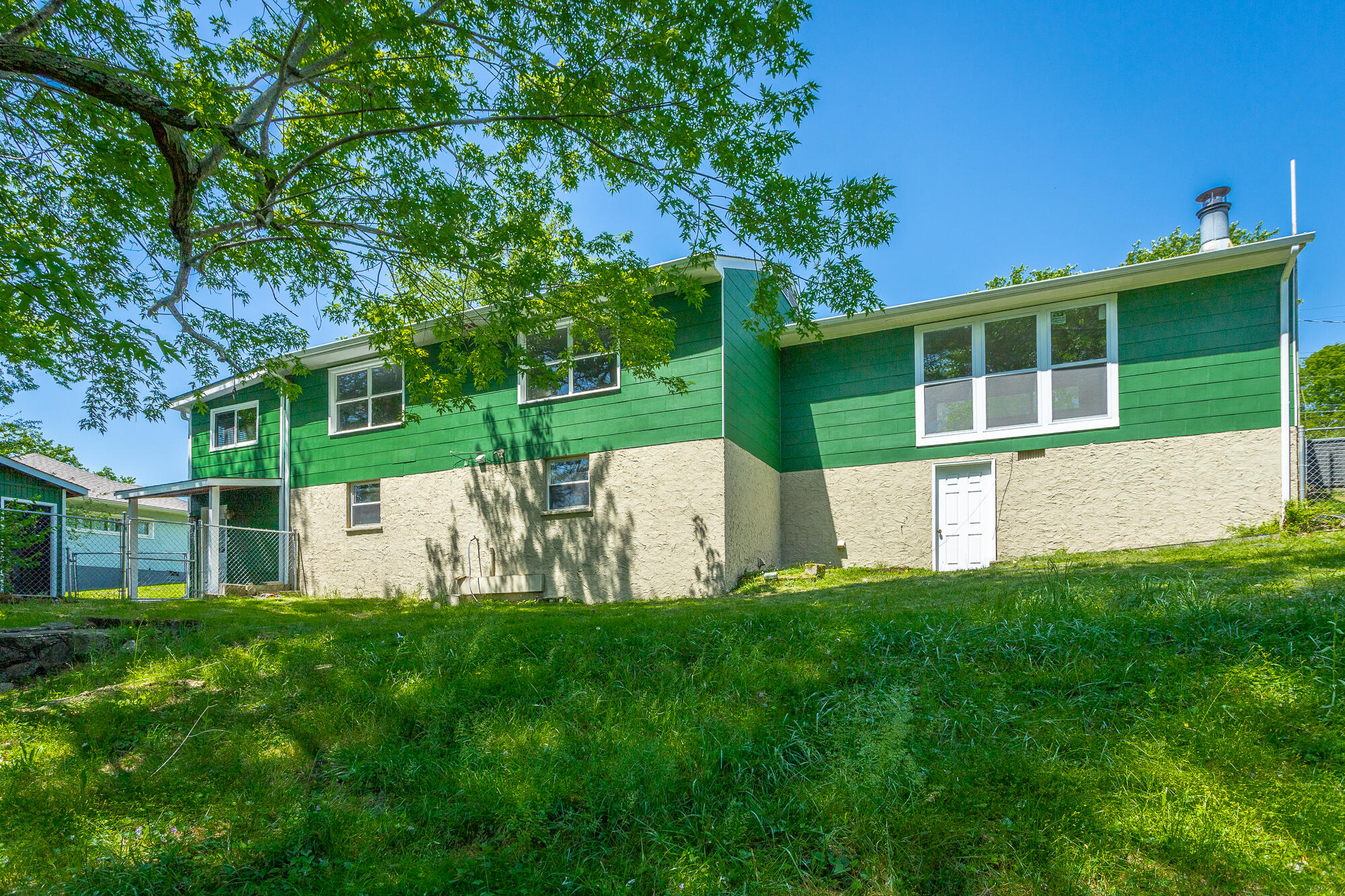 1116 Edwin Lane