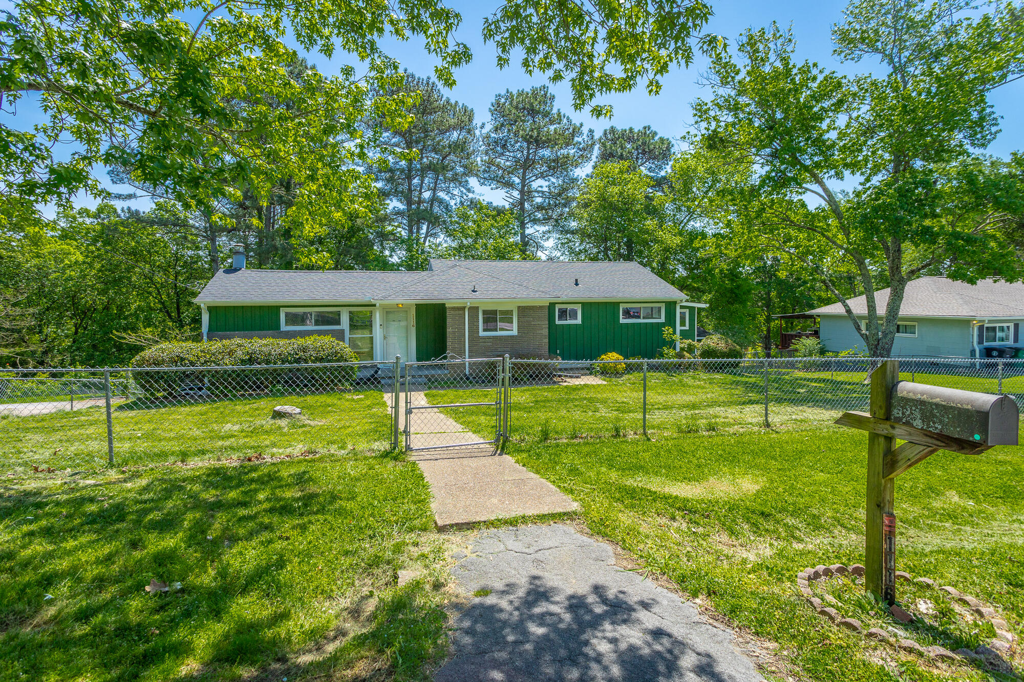 1116 Edwin Lane