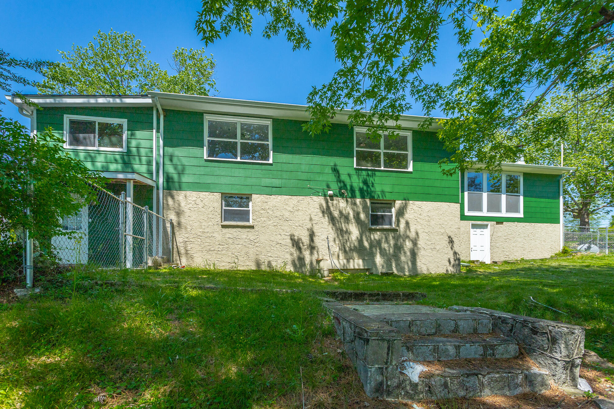 1116 Edwin Lane