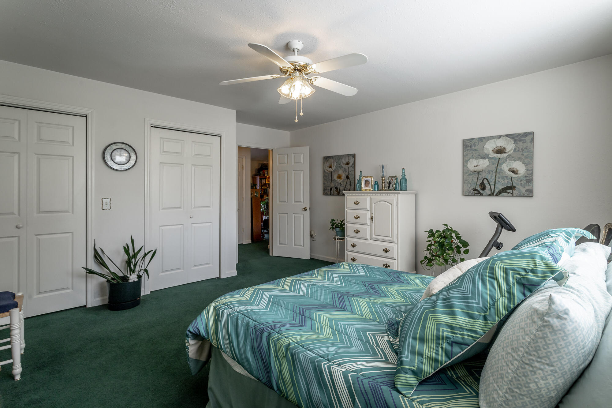 2925 S Gold Point Circle