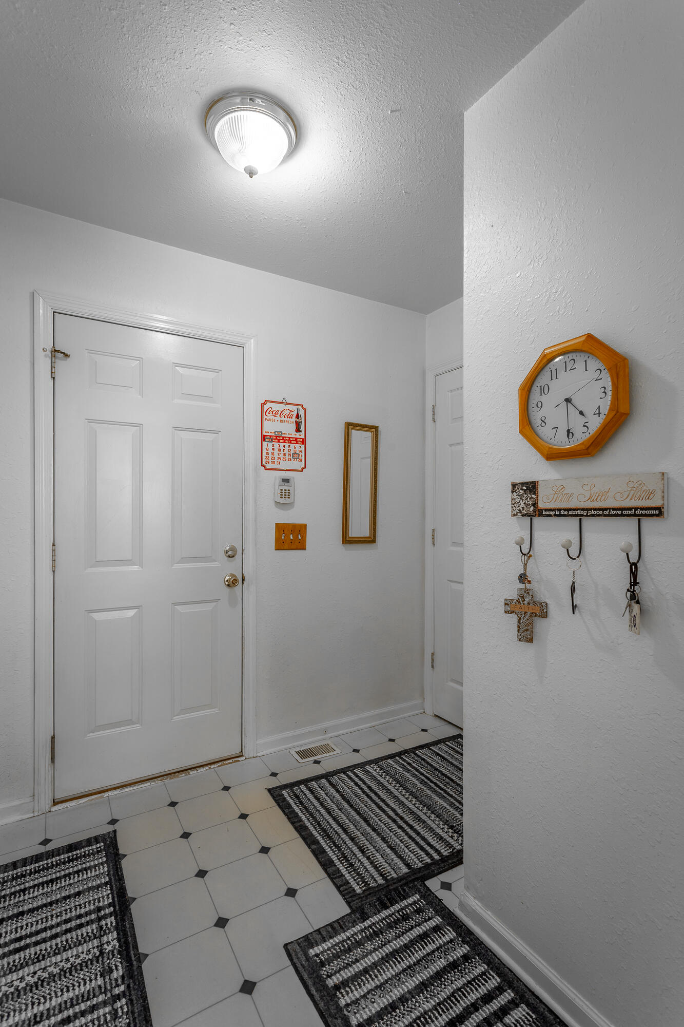 2925 S Gold Point Circle