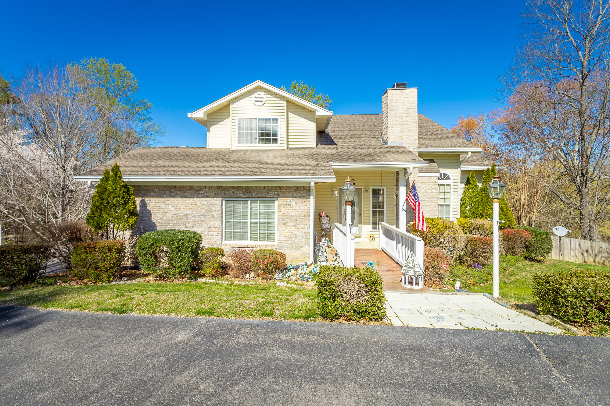 2925 S Gold Point Circle