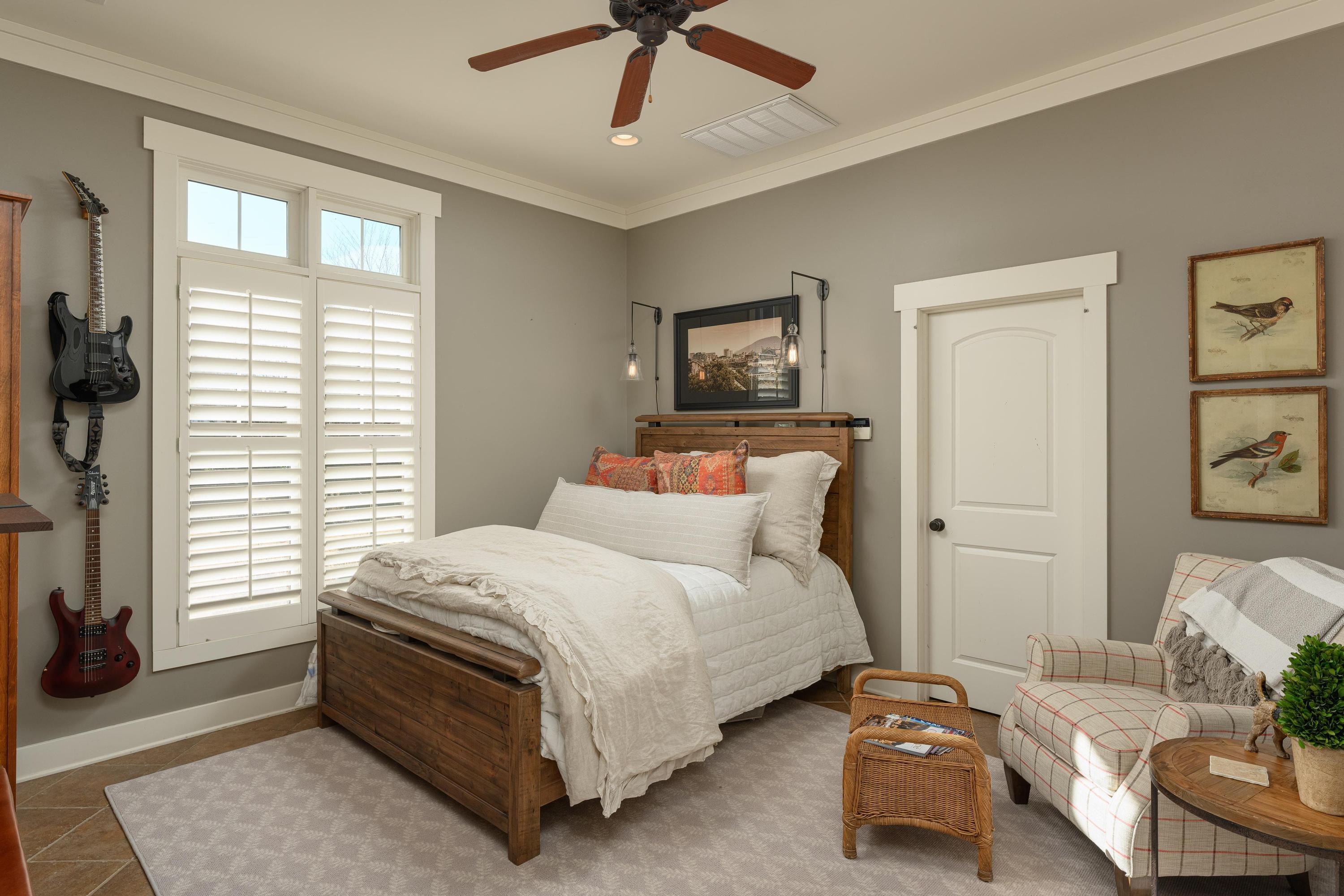 7701 Night Hawk Road