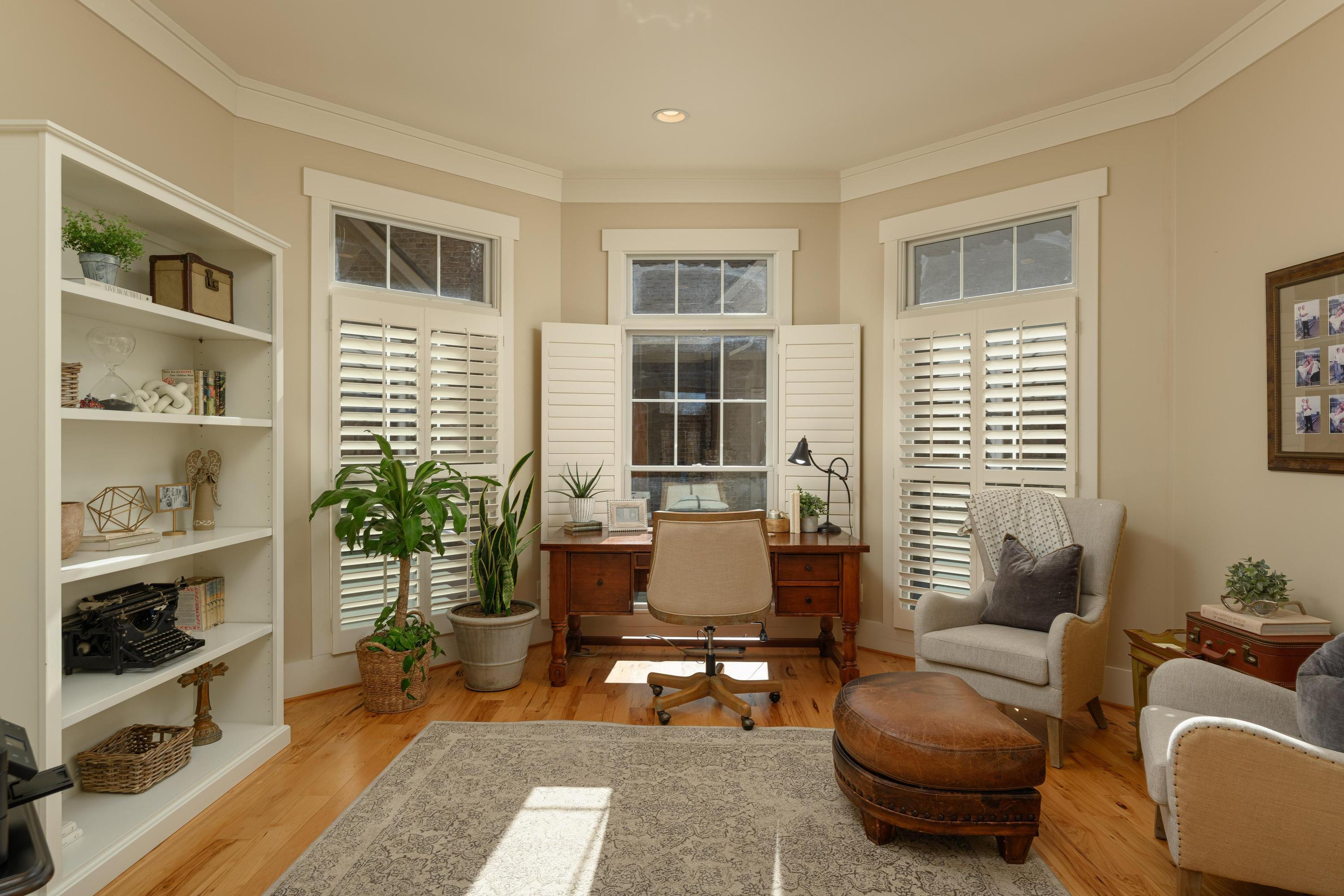 7701 Night Hawk Road
