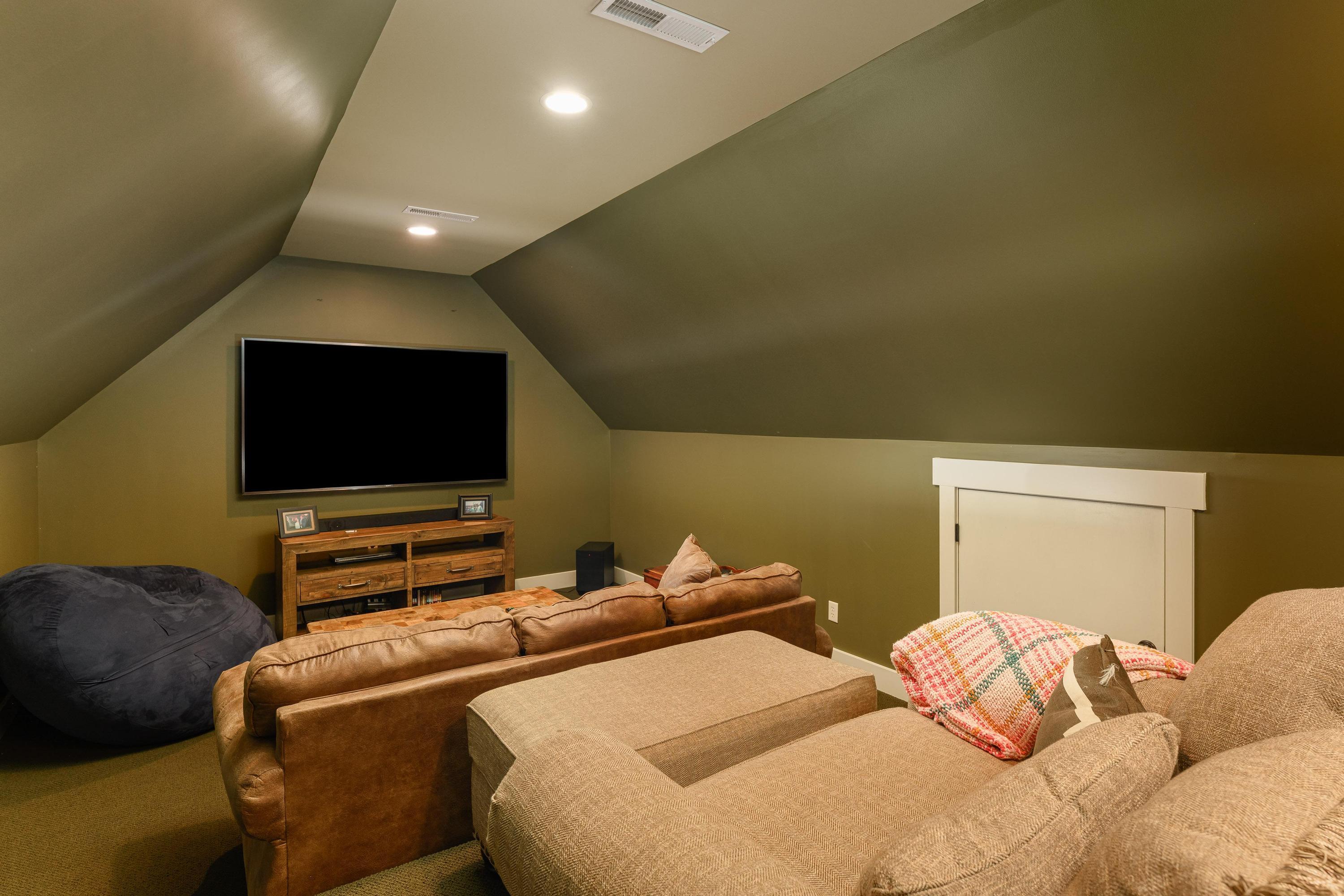 7701 Night Hawk Road