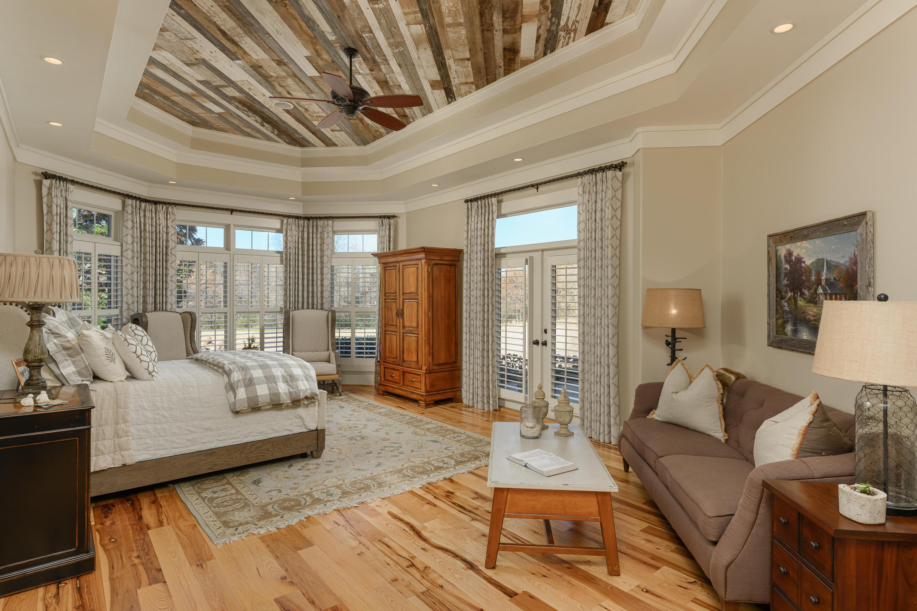 7701 Night Hawk Road