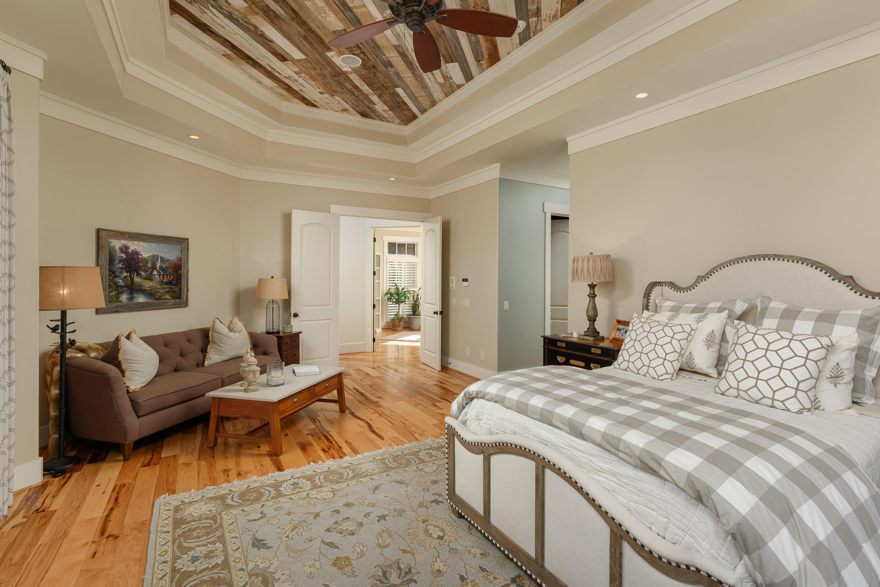 7701 Night Hawk Road
