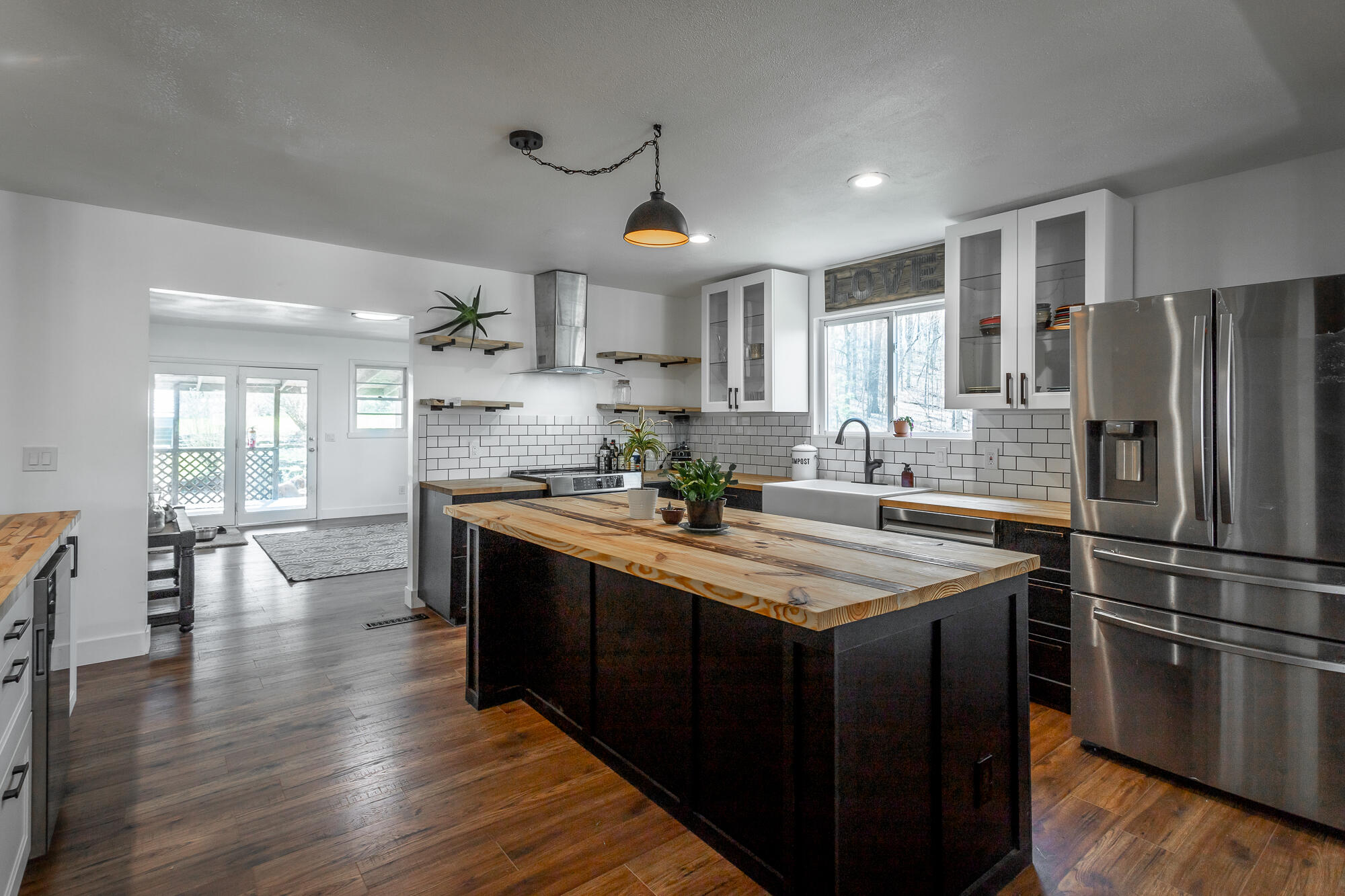 1214 Debbie Lane