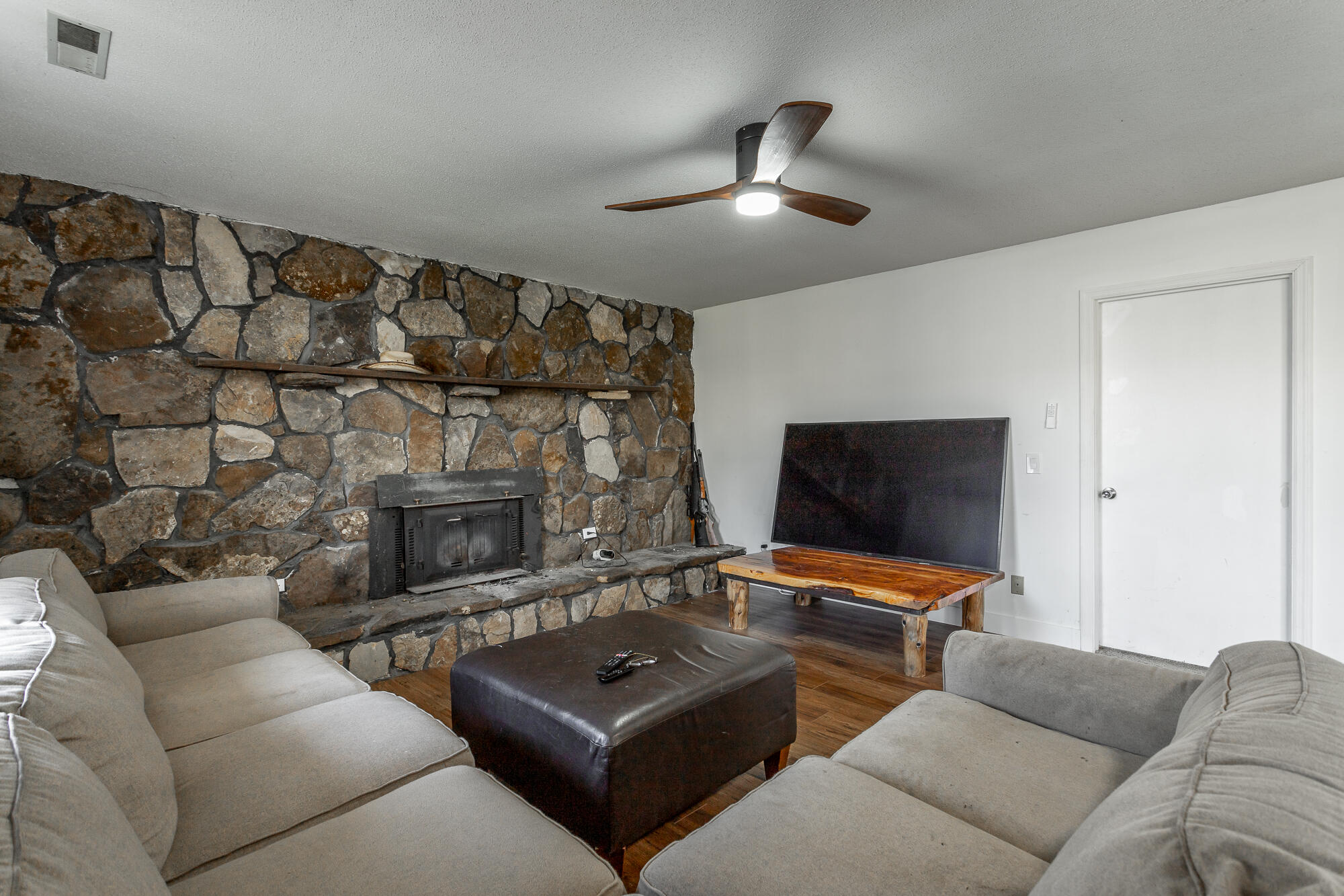 1214 Debbie Lane