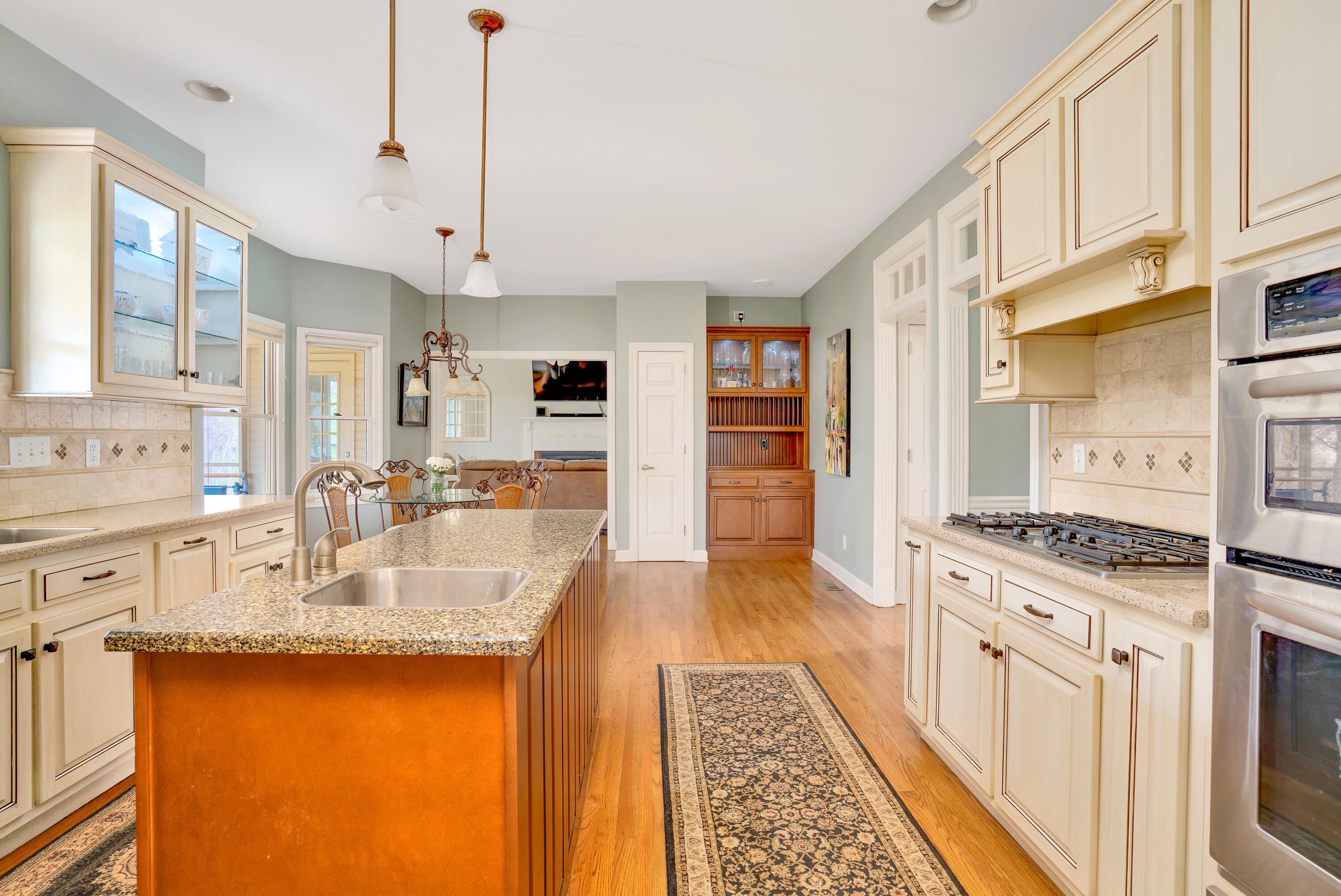 1905 Summer Breeze Lane
