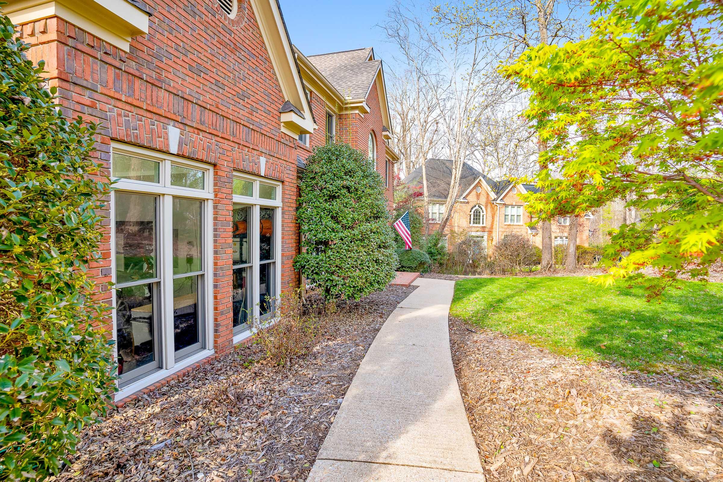 1905 Summer Breeze Lane