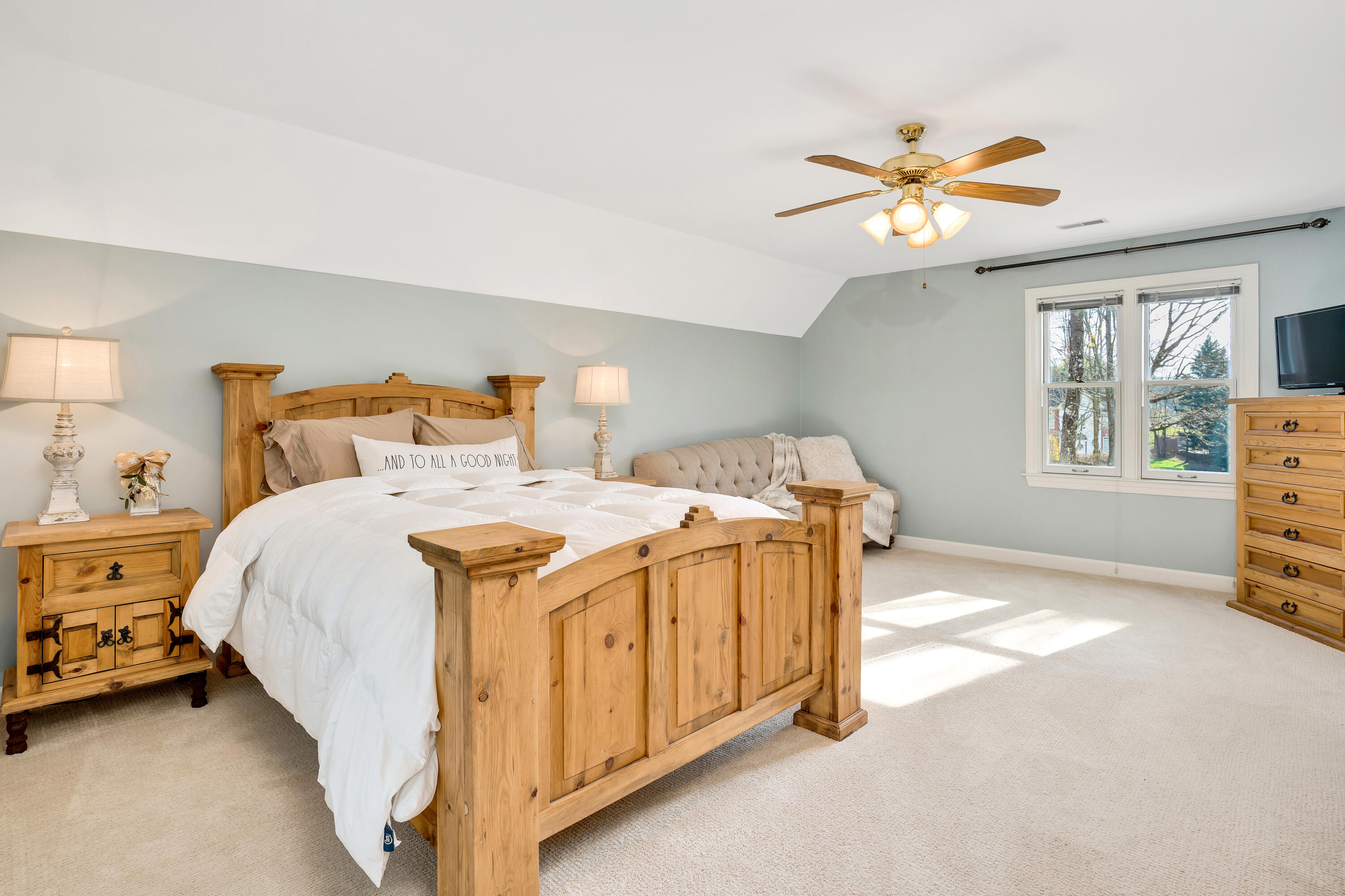 1905 Summer Breeze Lane