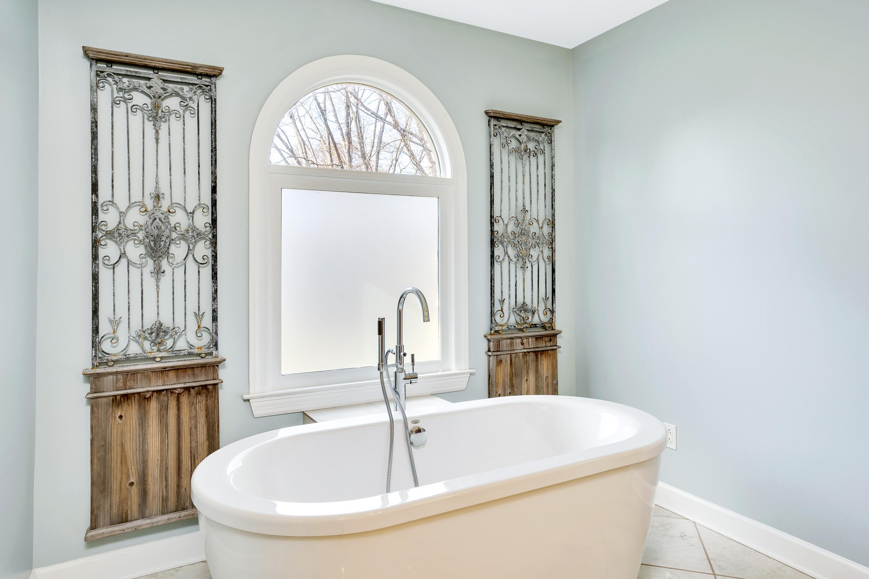1905 Summer Breeze Lane