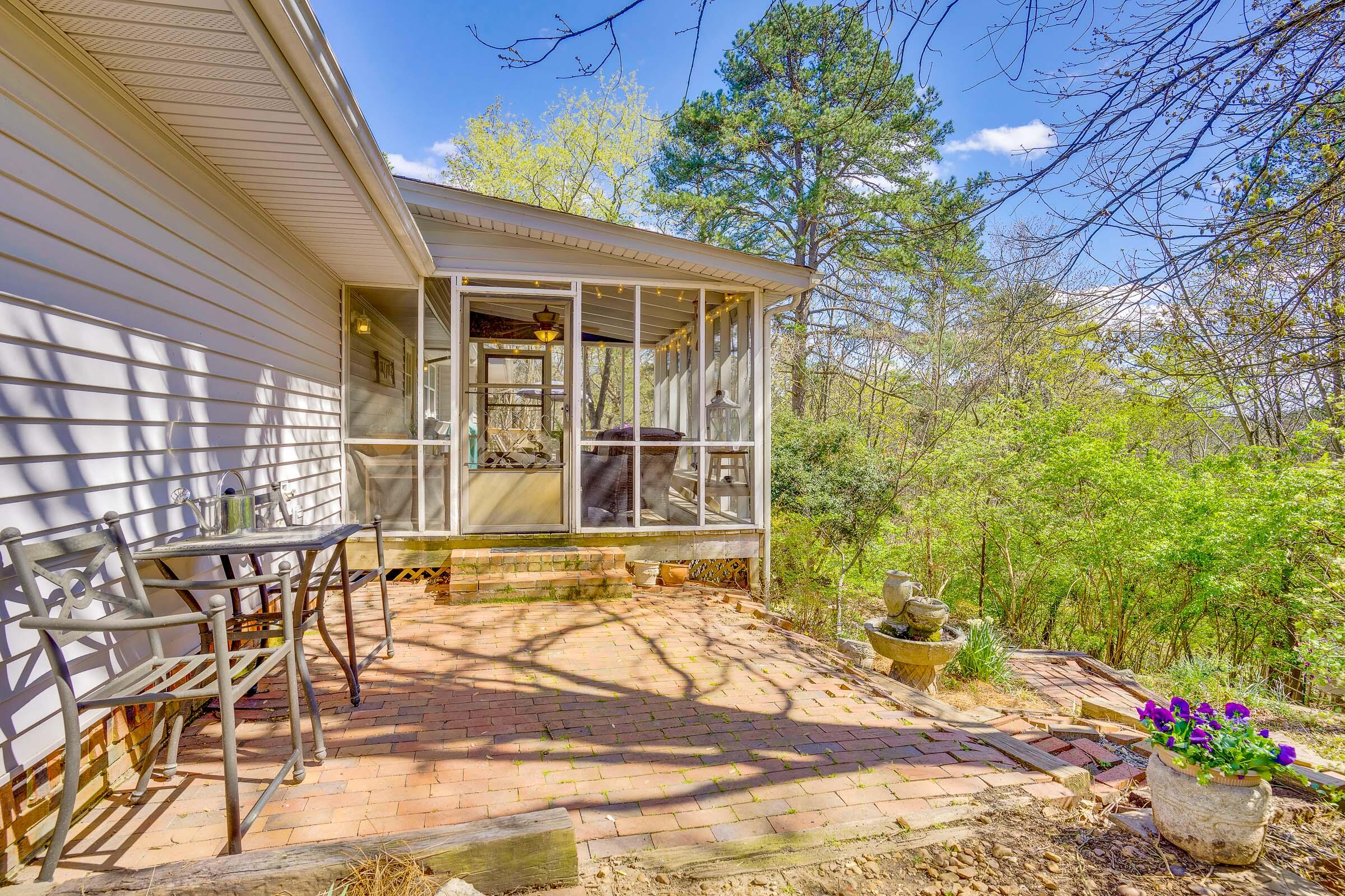 1032 River Hills Circle