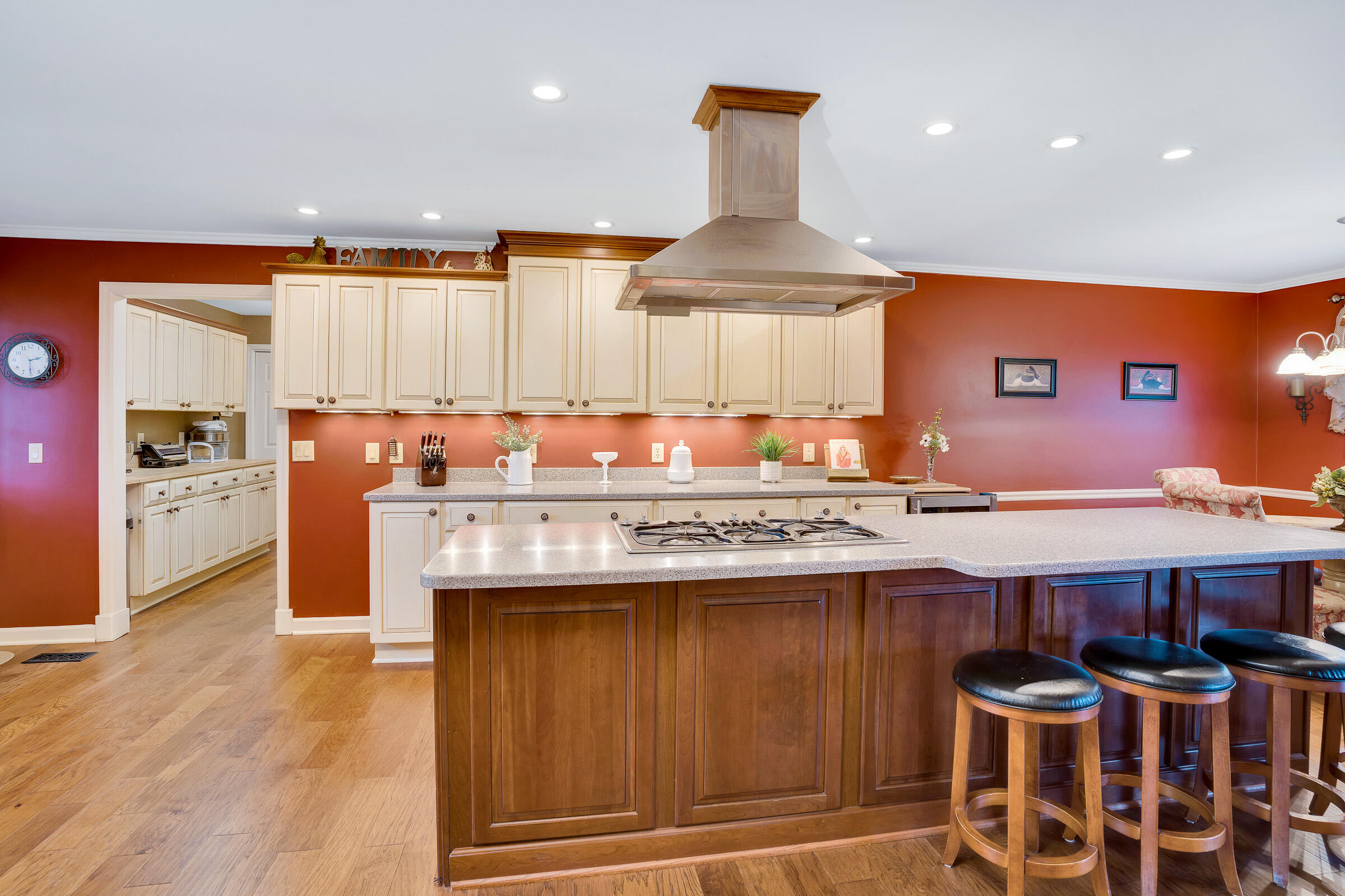 1032 River Hills Circle