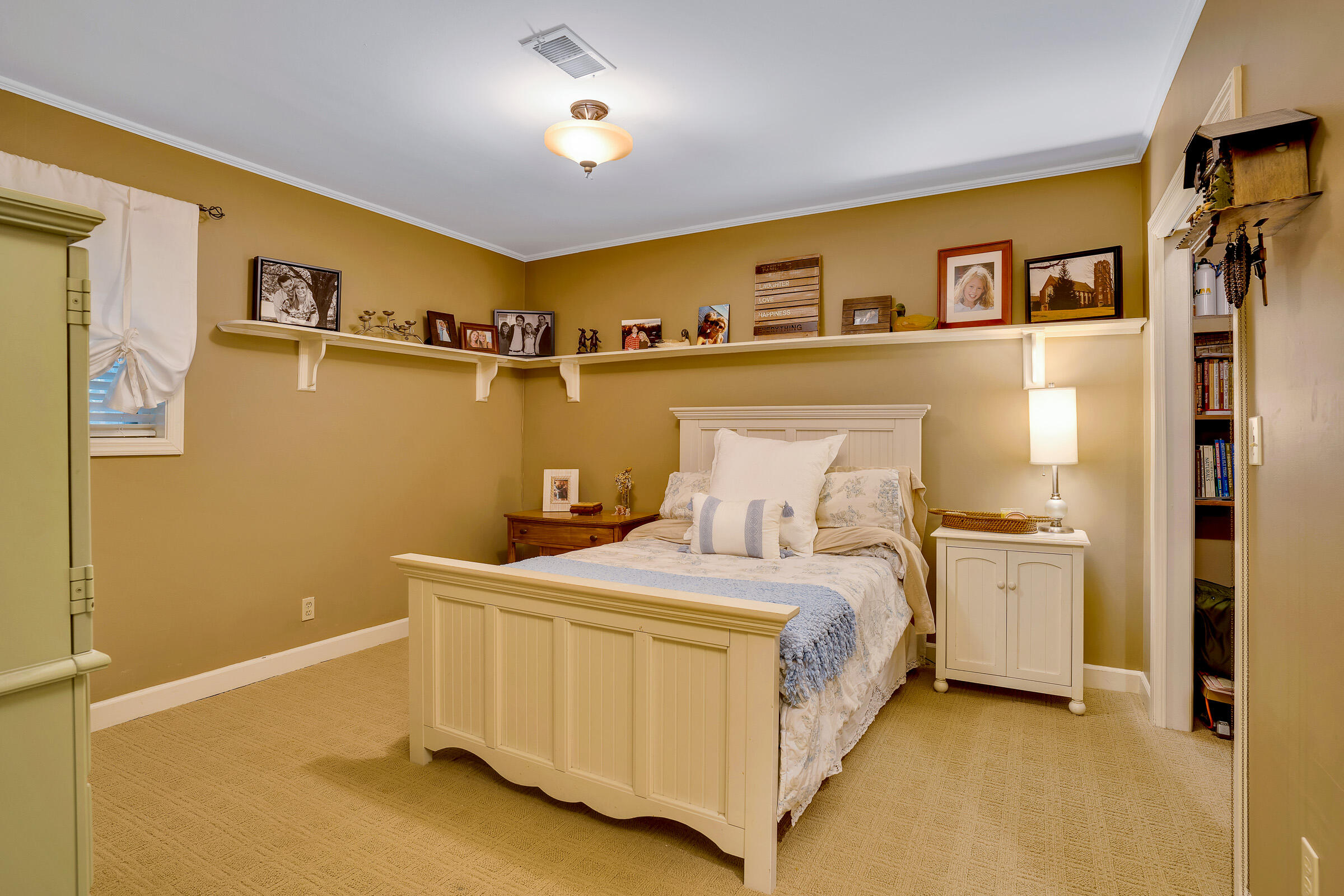 1032 River Hills Circle