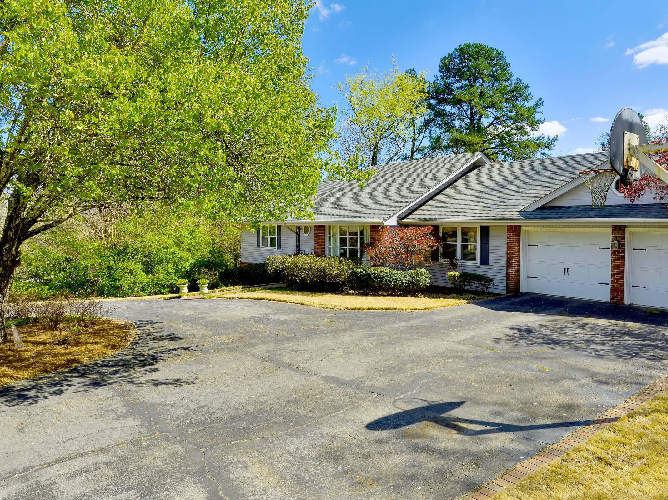 1032 River Hills Circle